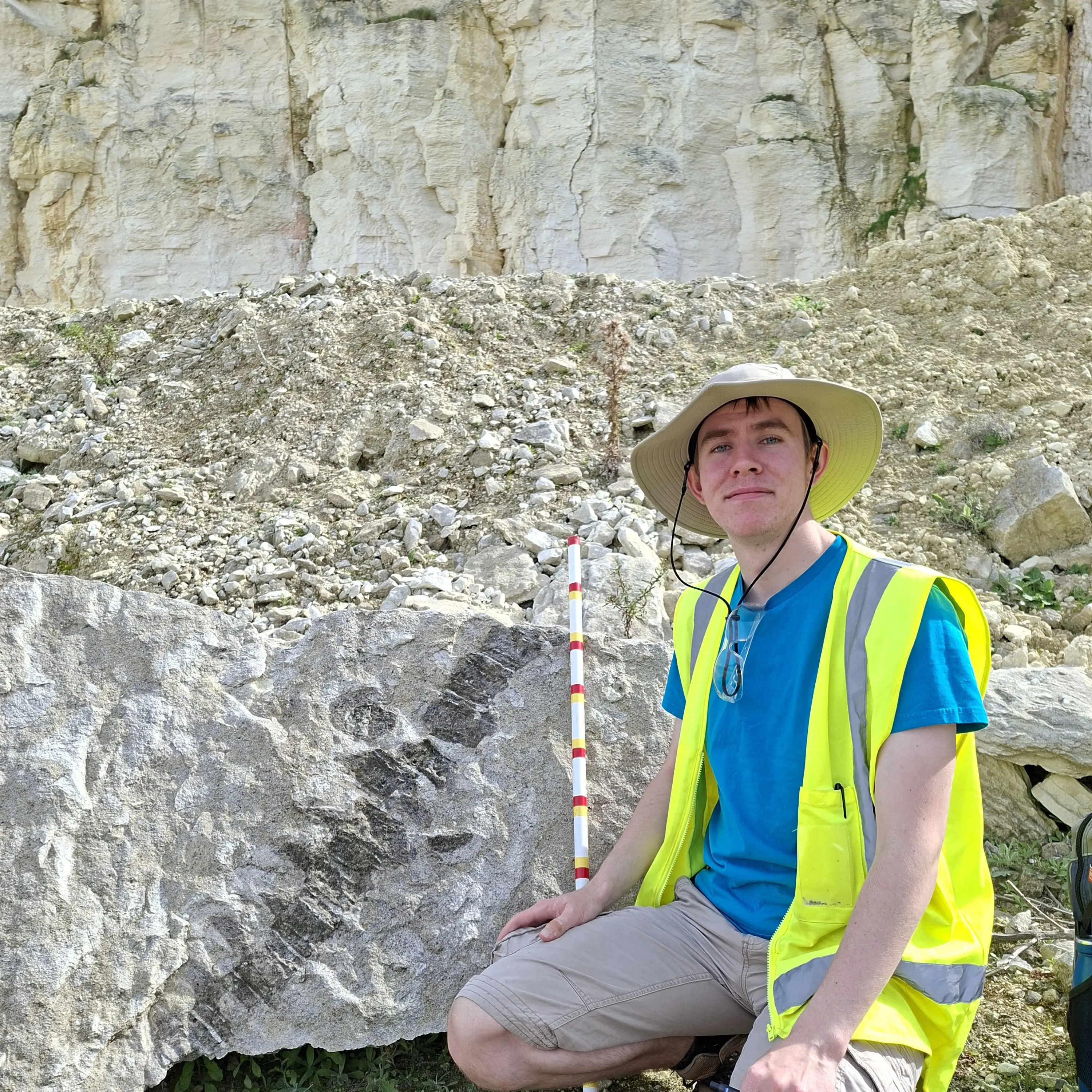Geologist, fossil hunter heads to Canada