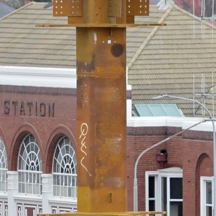 Inpatient building on the up as steel goes in