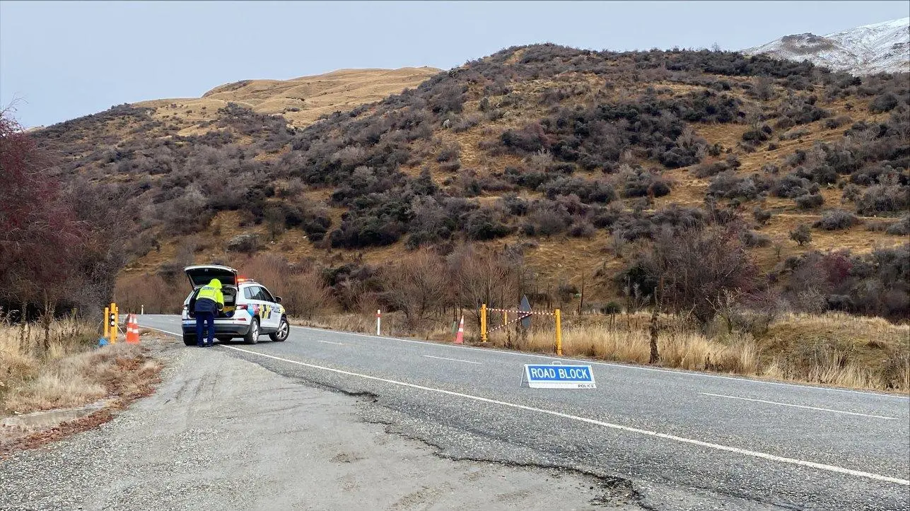 Fatal Crown Range crash triggers Chinese Consulate black ice warning