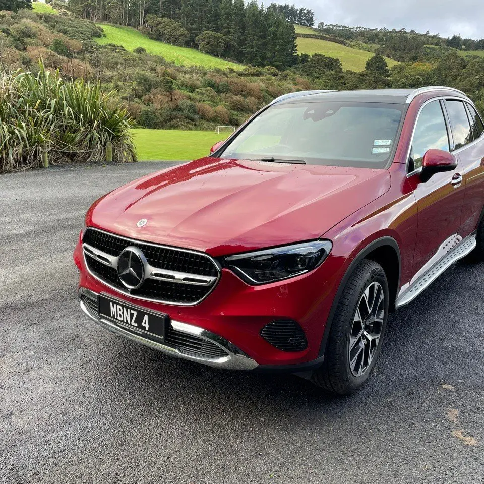 Mercedes Benz PHEV lively, refined