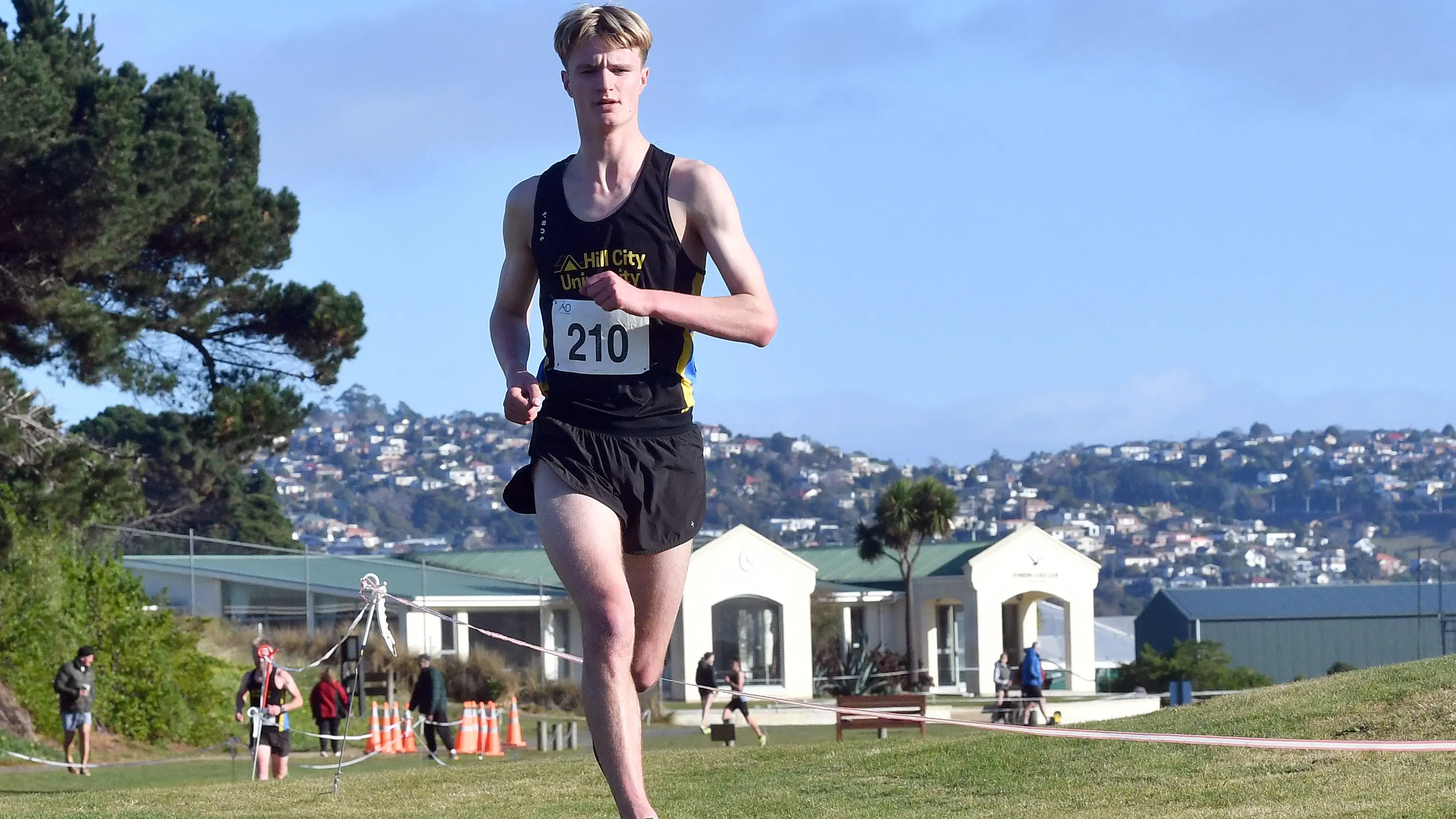 Owen sets pace to claim cross-country title