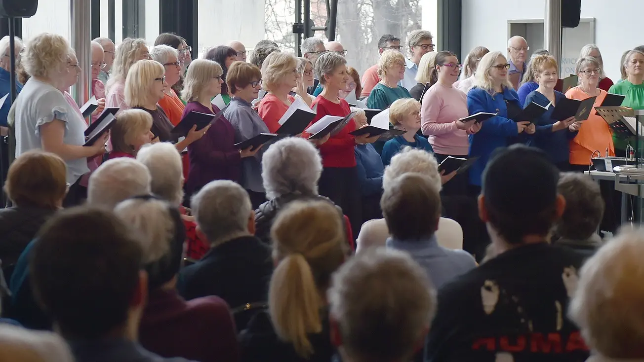 Choir rocks 10th birthday concert