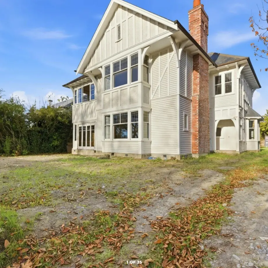 Sir Hamish’s former Merivale home heading to auction