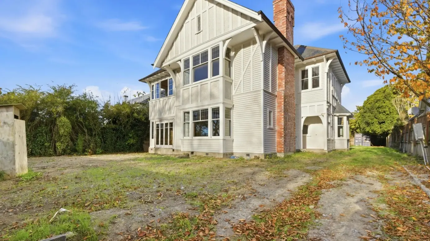 Sir Hamish’s former Merivale home heading to auction