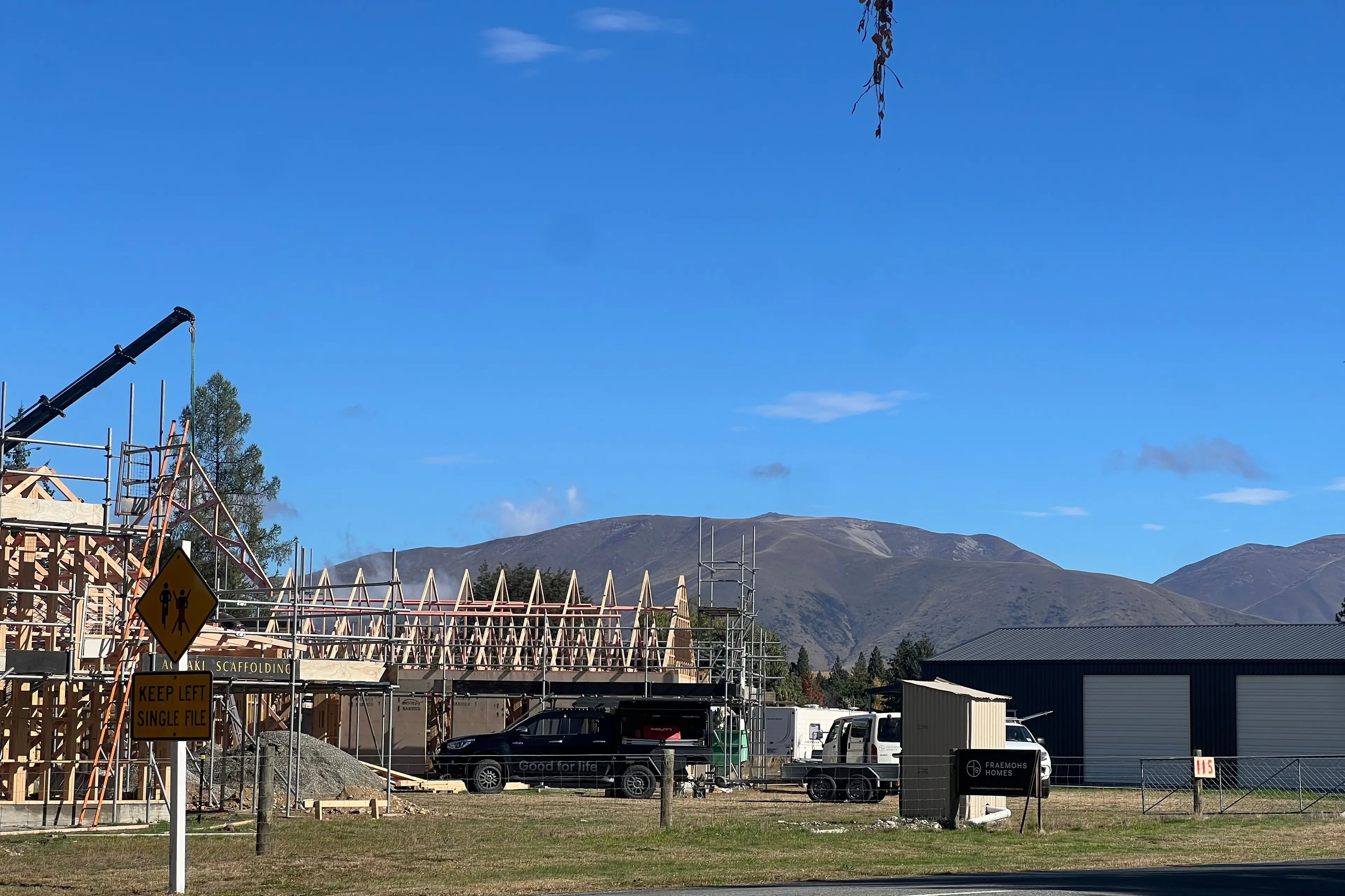 <p>Construction in Twizel. Photo: Claire Taylor</p>\\n