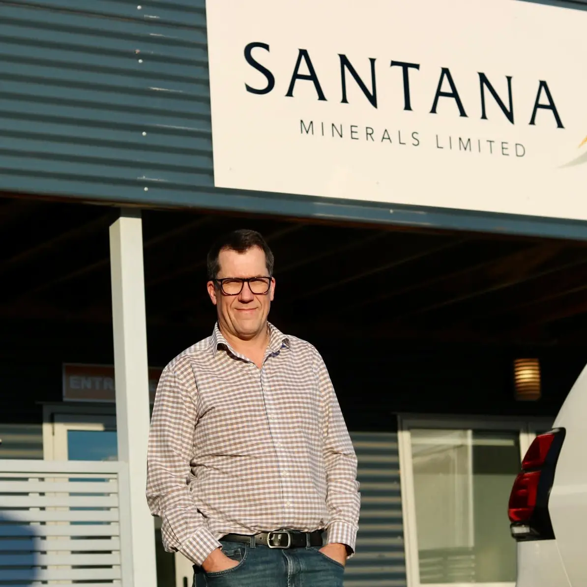 Santana agrees to earlier deadline for extra mine reports