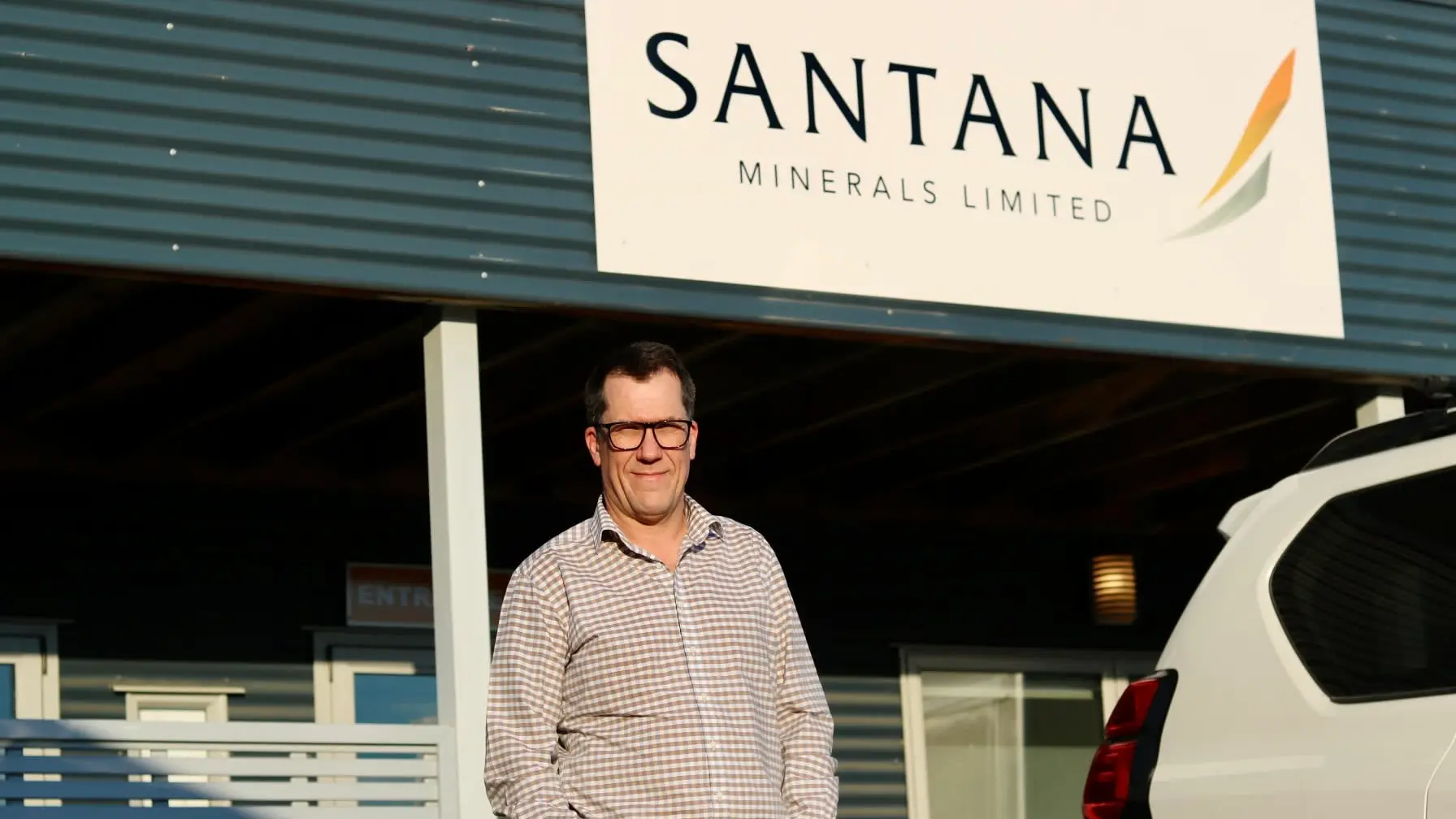Santana agrees to earlier deadline for extra mine reports