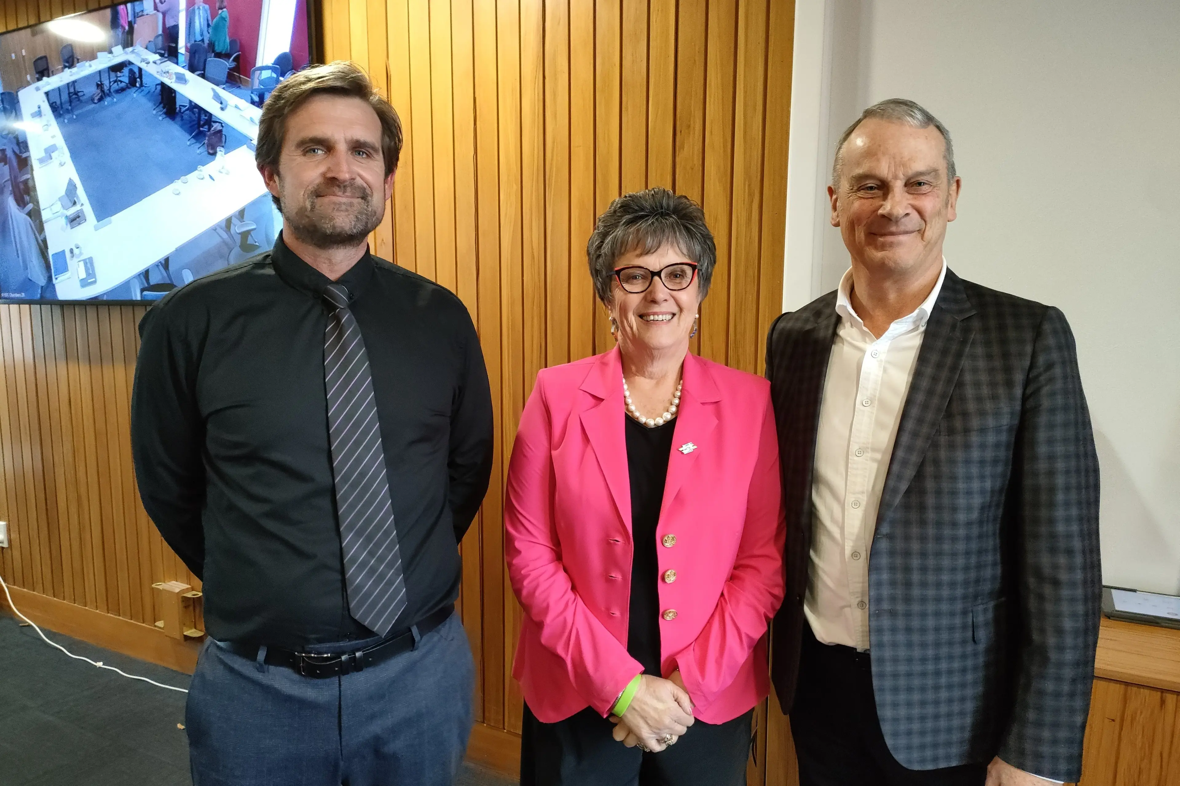 Water services . . . Kaik\\u014Dura Hurunui Water Services Ltd chief executive Benjamin Day (left) and chairperson Karl Smith (right), with Hurunui Mayor Marie Black. Photo: File