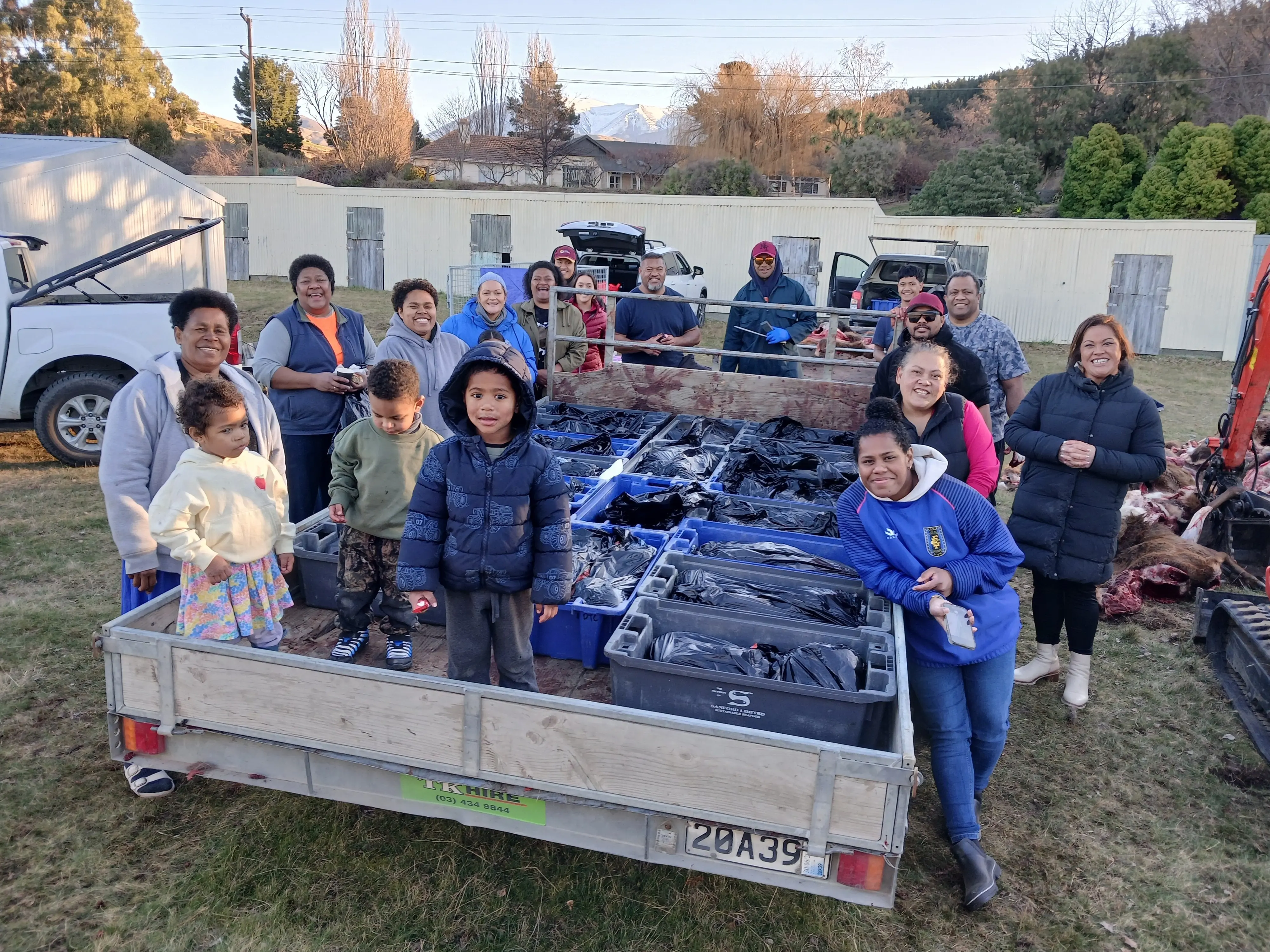 odt.co.nz - Jules Chin - Team works to supply food to those in need