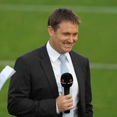 Ex-All Black Mehrtens signs last-minute deal to avoid bankruptcy