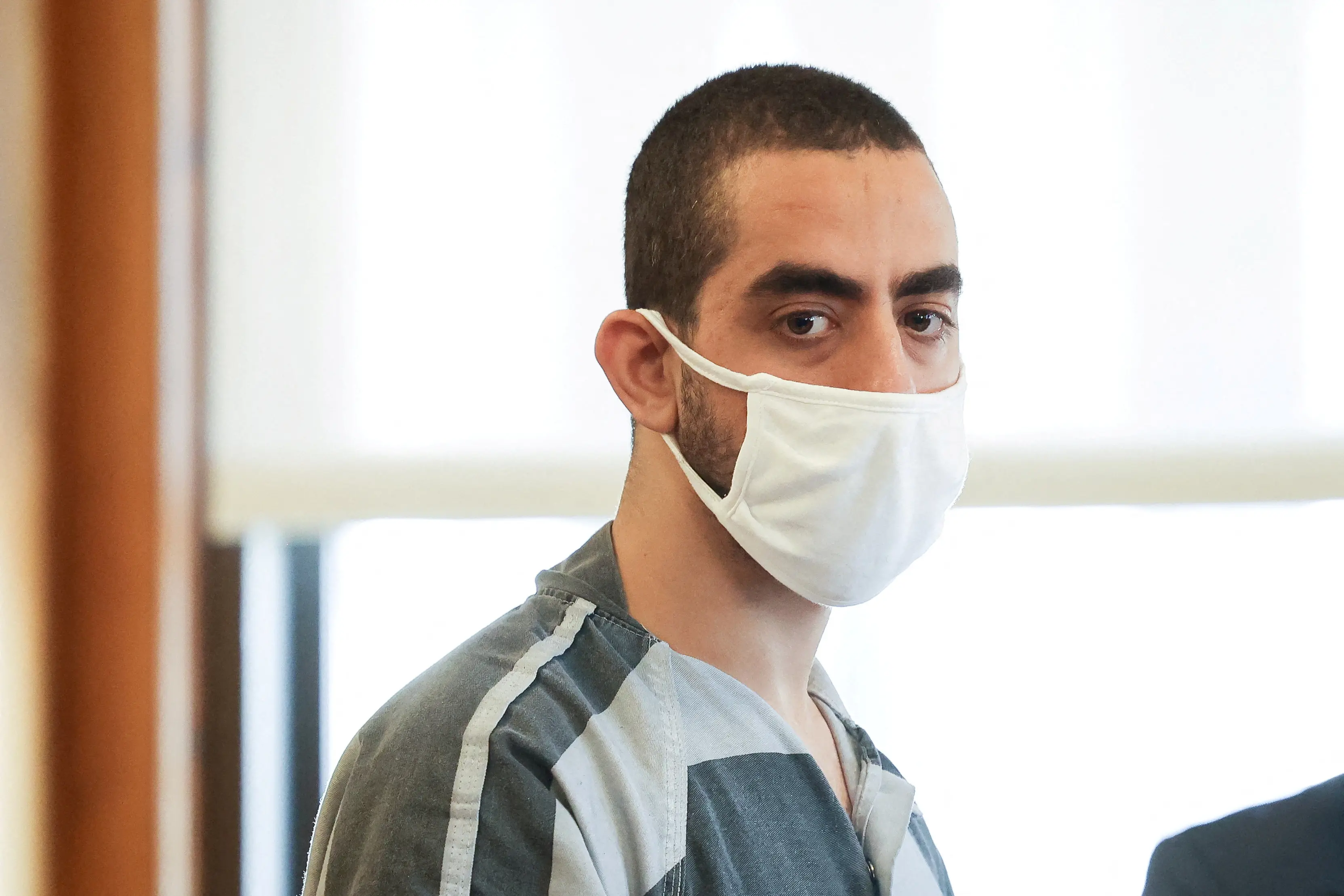 Hadi Matar appearing court for the attempted murder charge in 2022. Photo: Reuters (file)