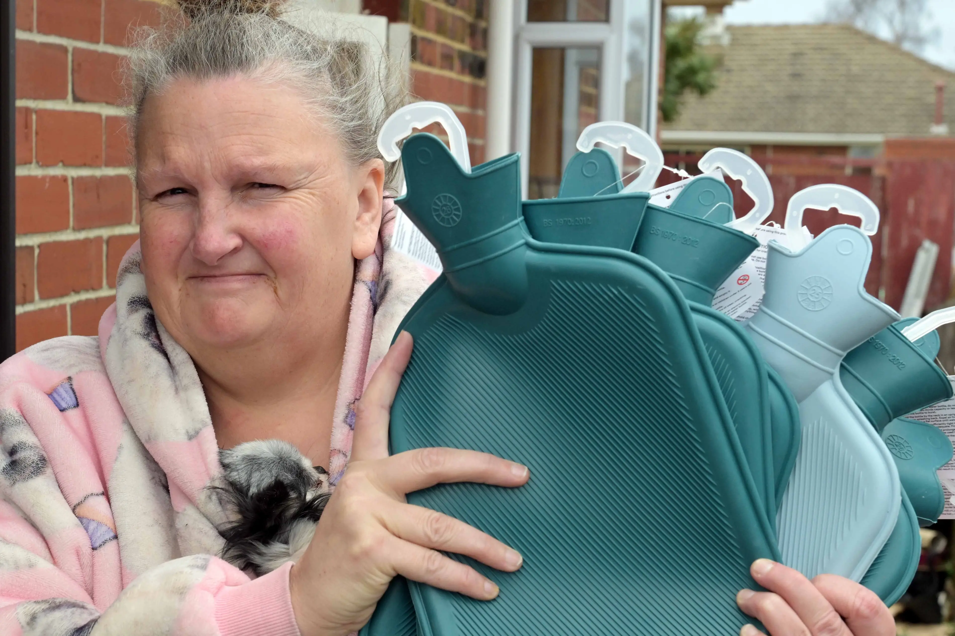 Janine Walker has been distributing hot water bottles. Photo: Gerard O\\'Brien