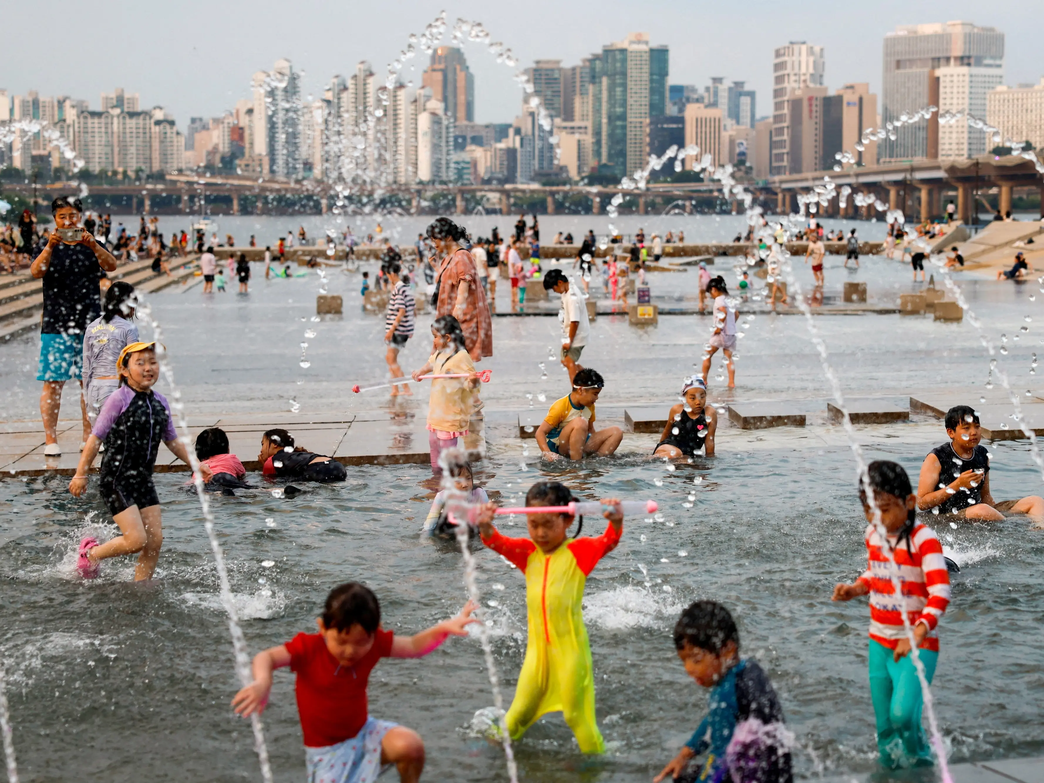 Record heatwave spreads across Korean peninsula
