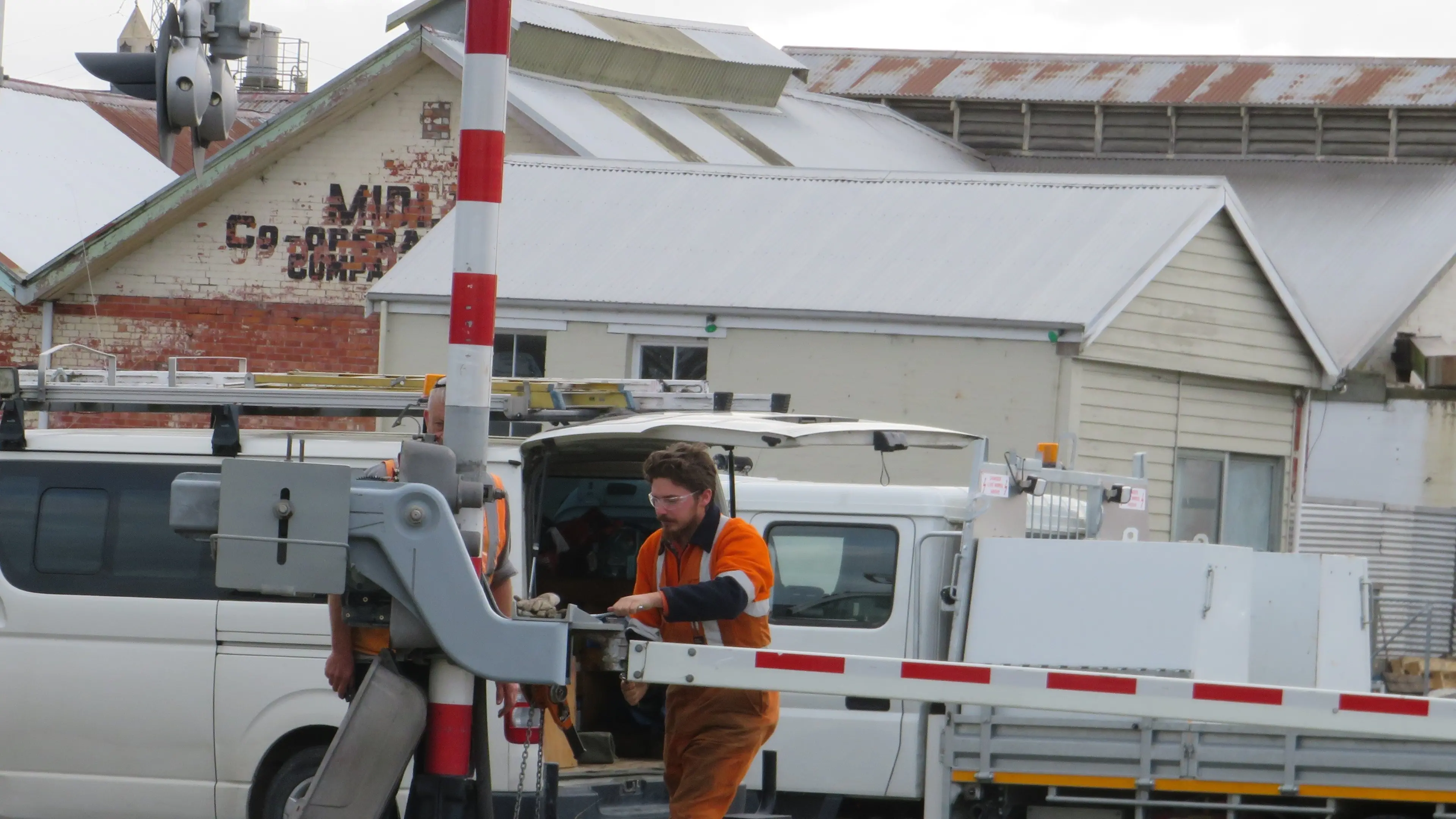 KiwiRail urges motorists to obey warning signs after truck clips barrier arm