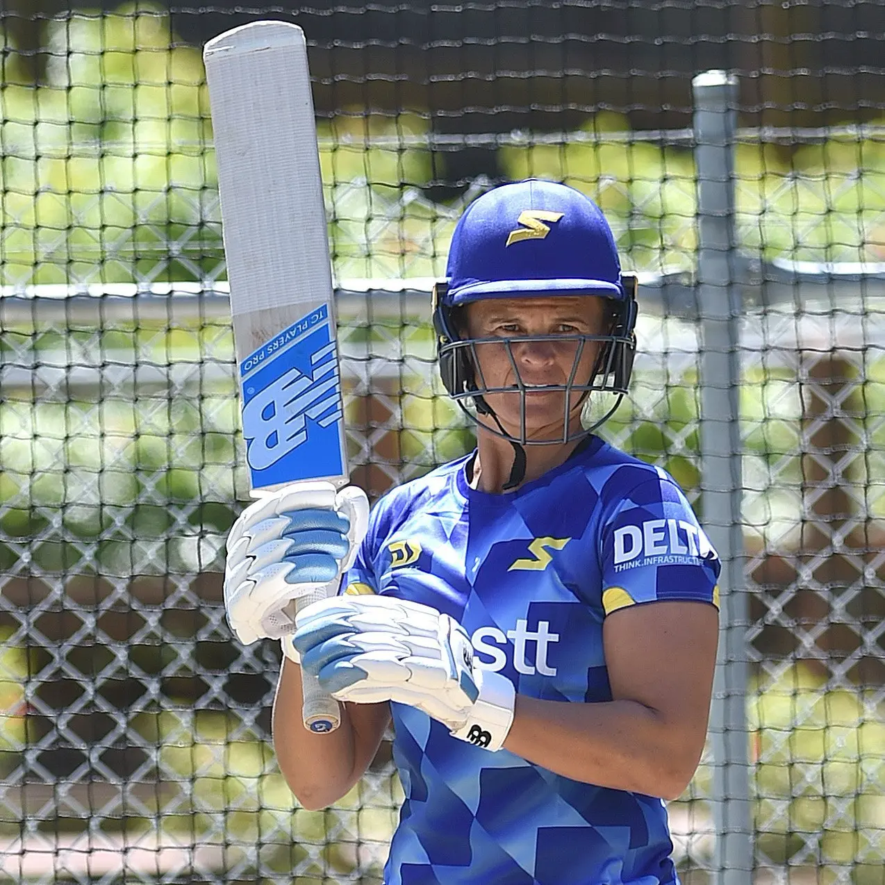 Suzie Bates will pad up for another season with the Sparks