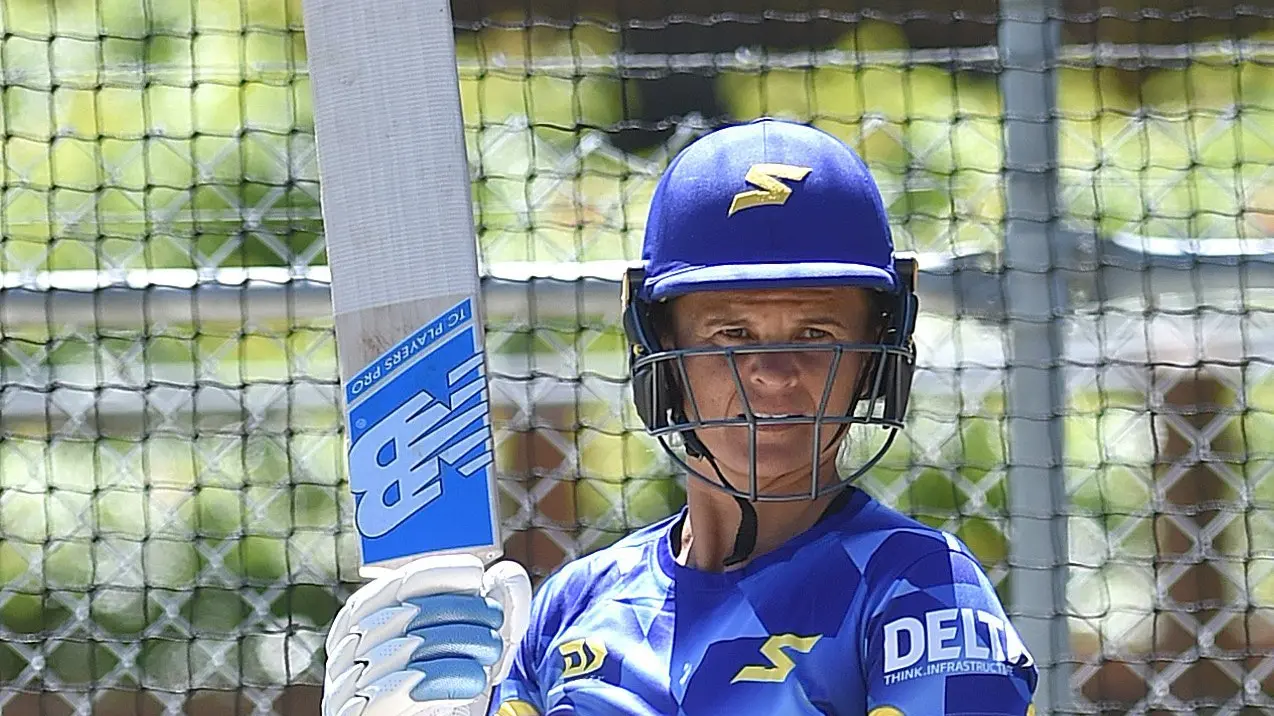 Suzie Bates will pad up for another season with the Sparks