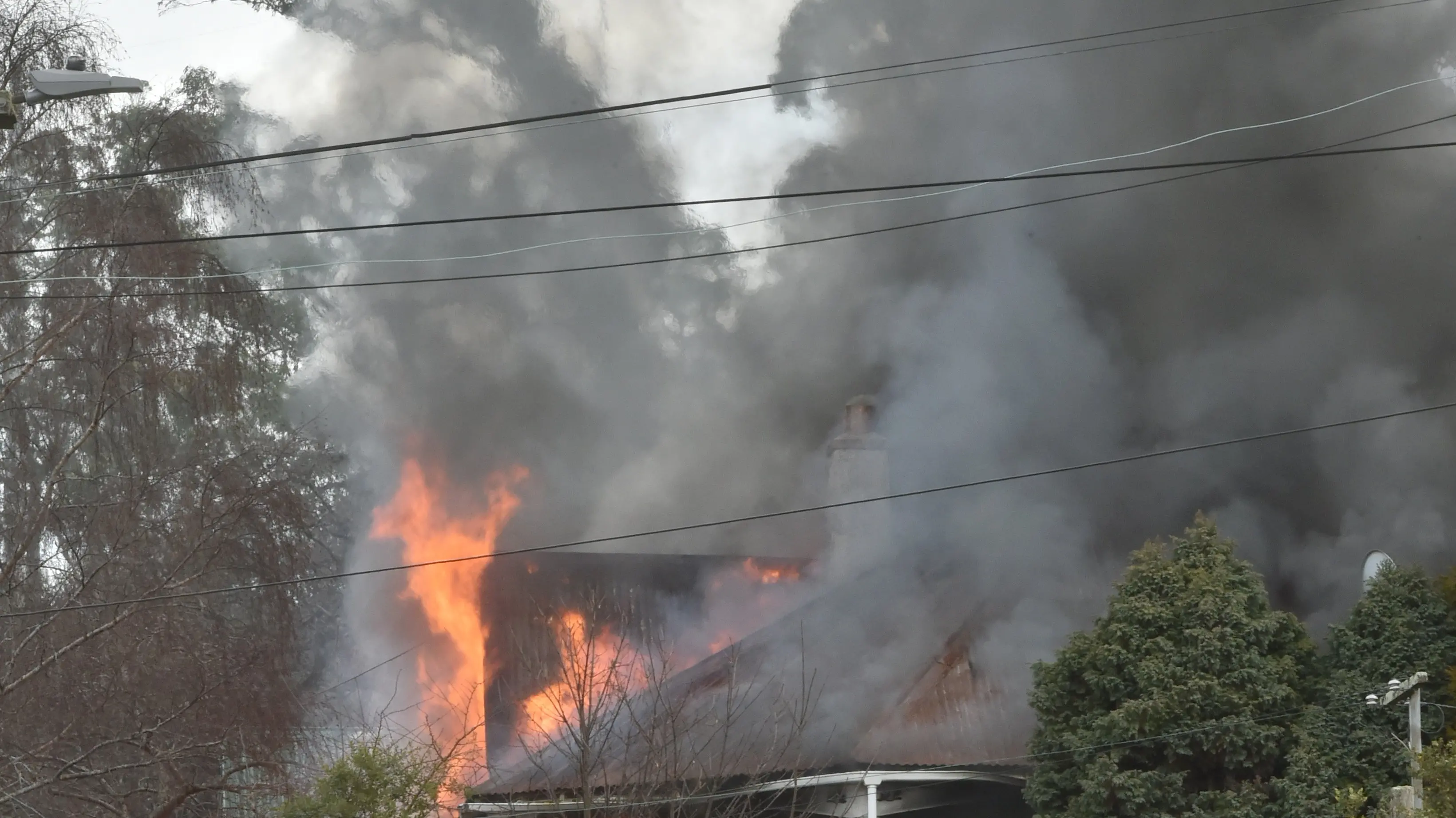 Major blaze in Caversham starts during firefighters’ strike