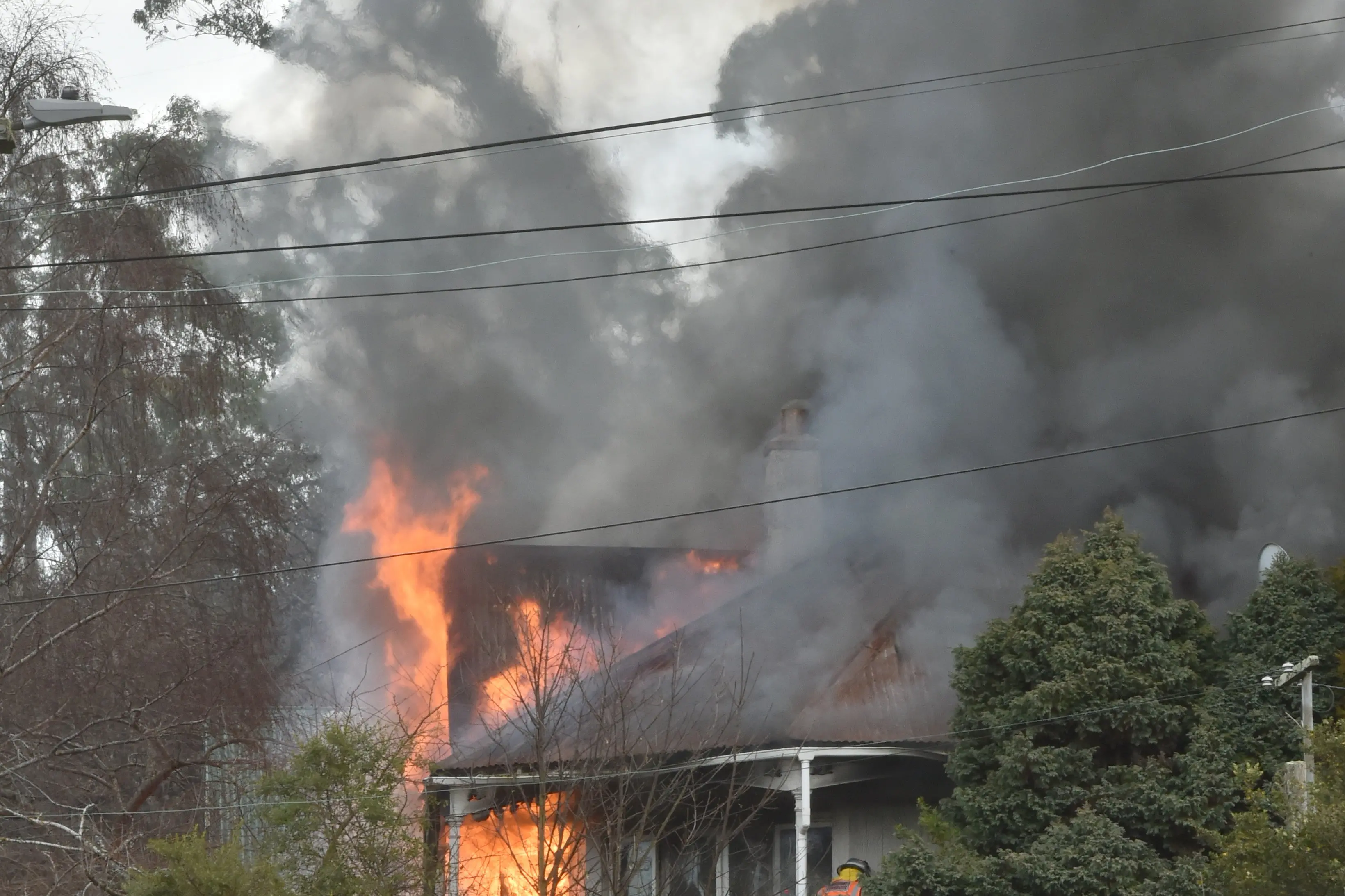 Major blaze in Caversham starts during firefighters’ strike
