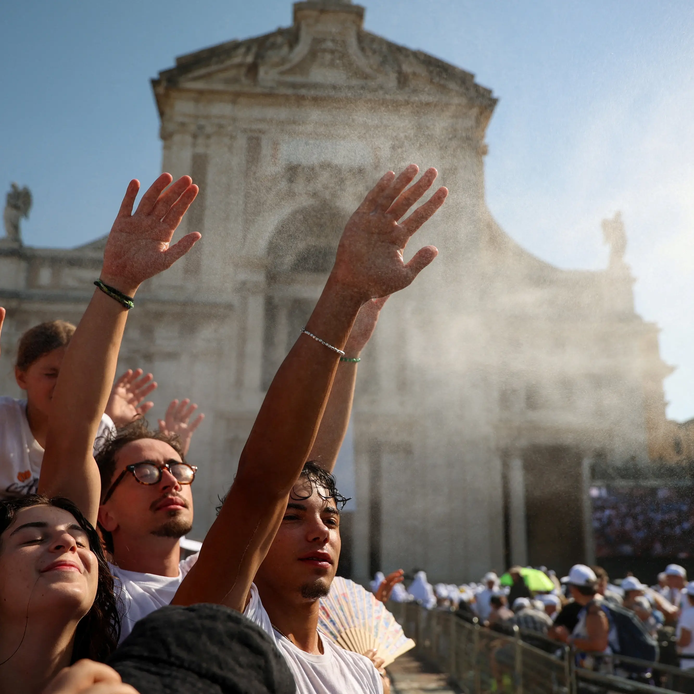 Countries swelter as Europe's heatwave rages on
