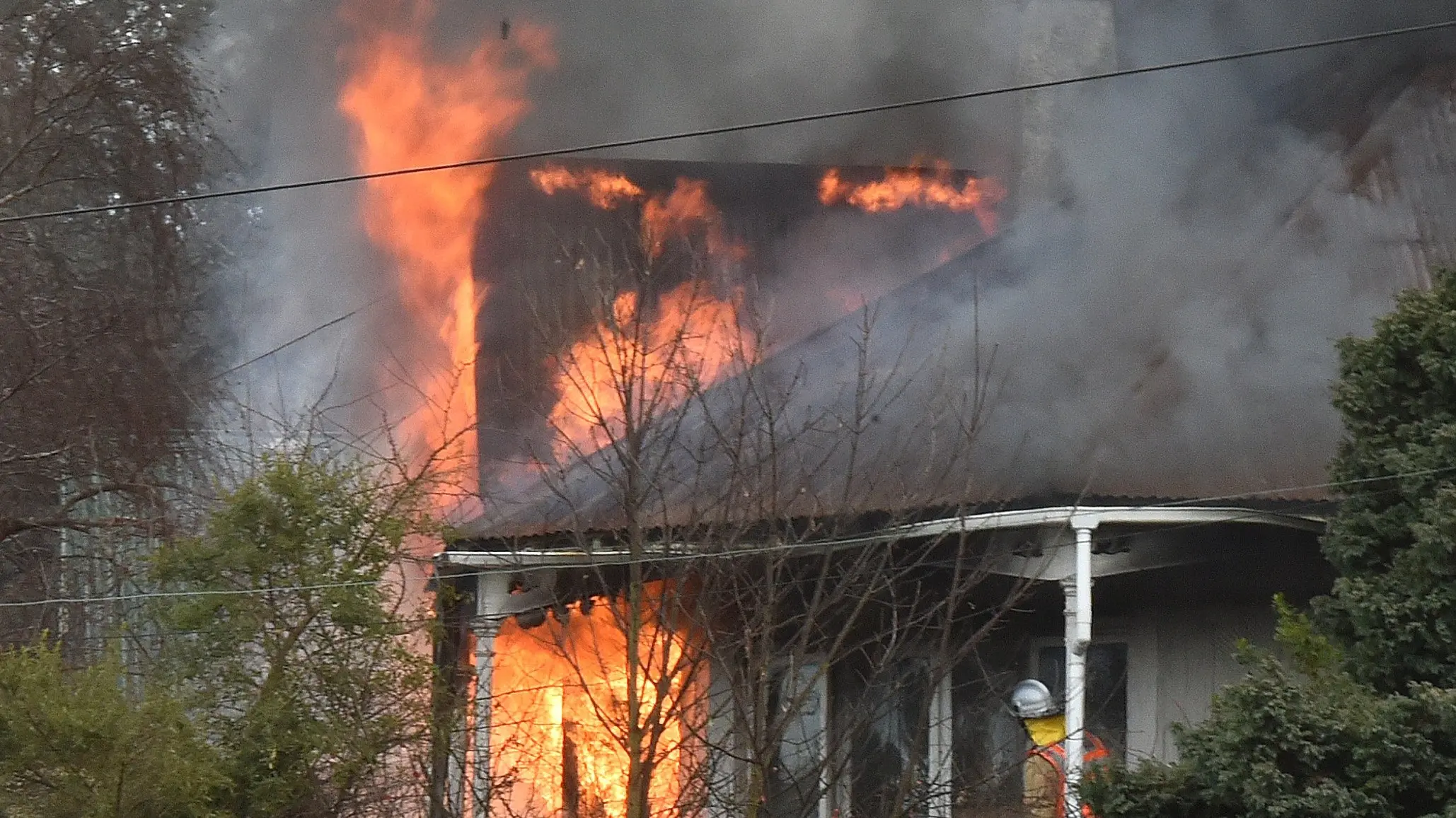 Fenz and union trade barbs and blame after house fire roars during weekly strike