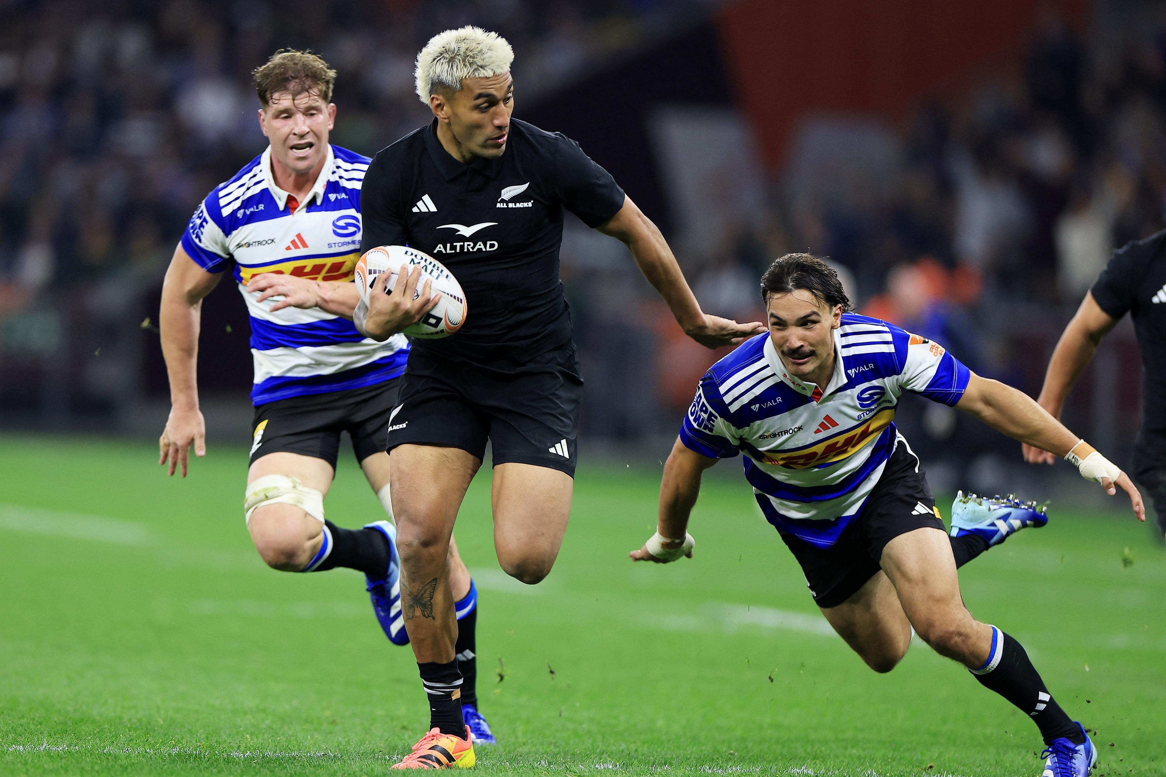 Die All Blacks gewinnen trotz dreier Gelber Karten einen späten Endspurt ...