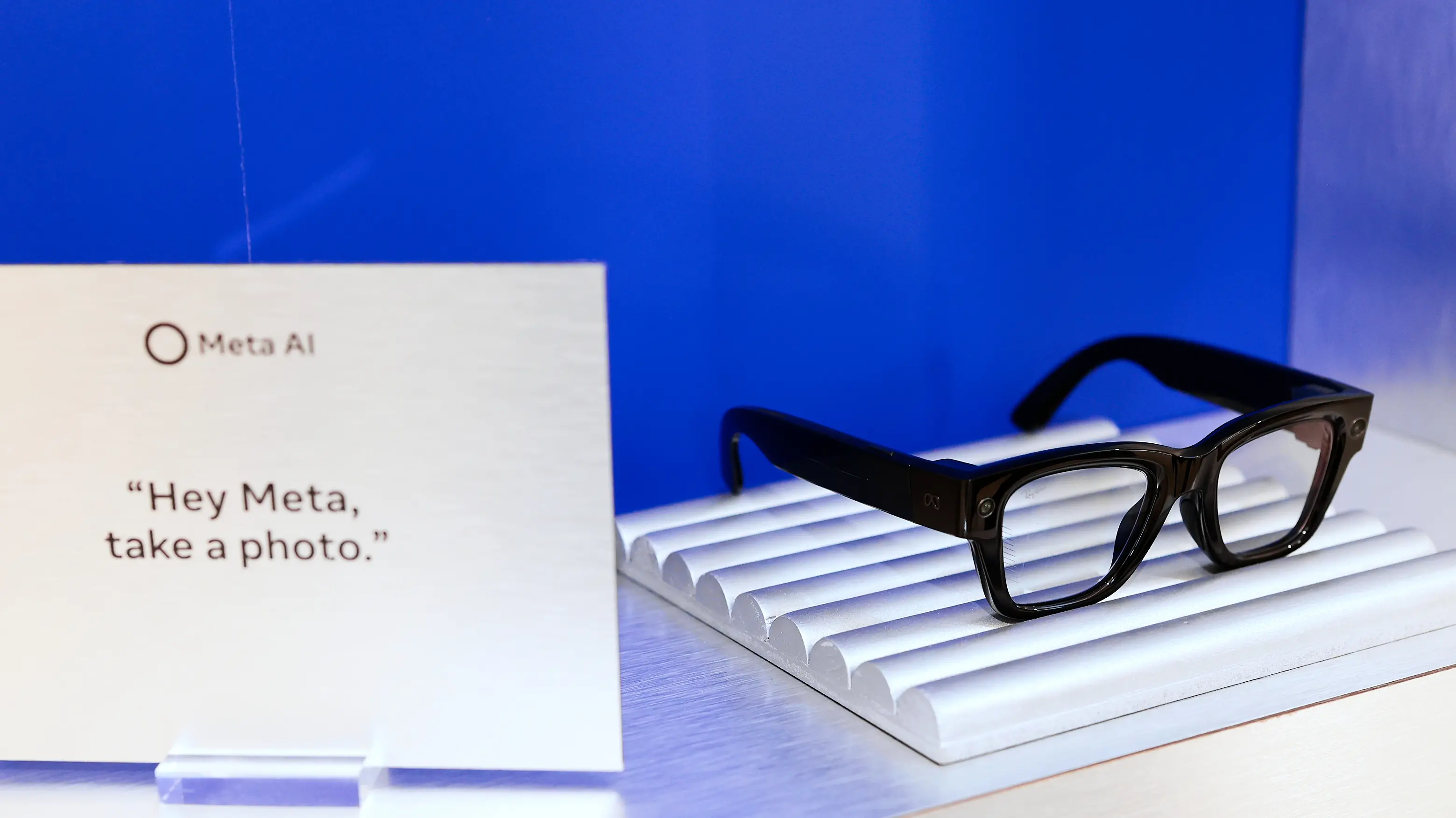 Privacy experts warn of gaps in NZ law, as cut-price camera glasses hit shelves