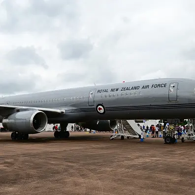 NZ Air Force plane finds six aboard missing boat