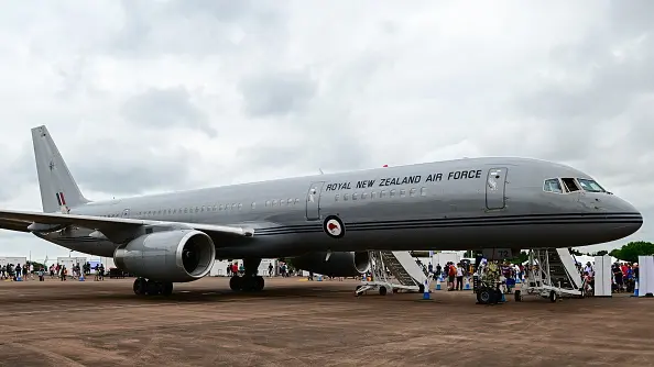 NZ Air Force plane finds six aboard missing boat