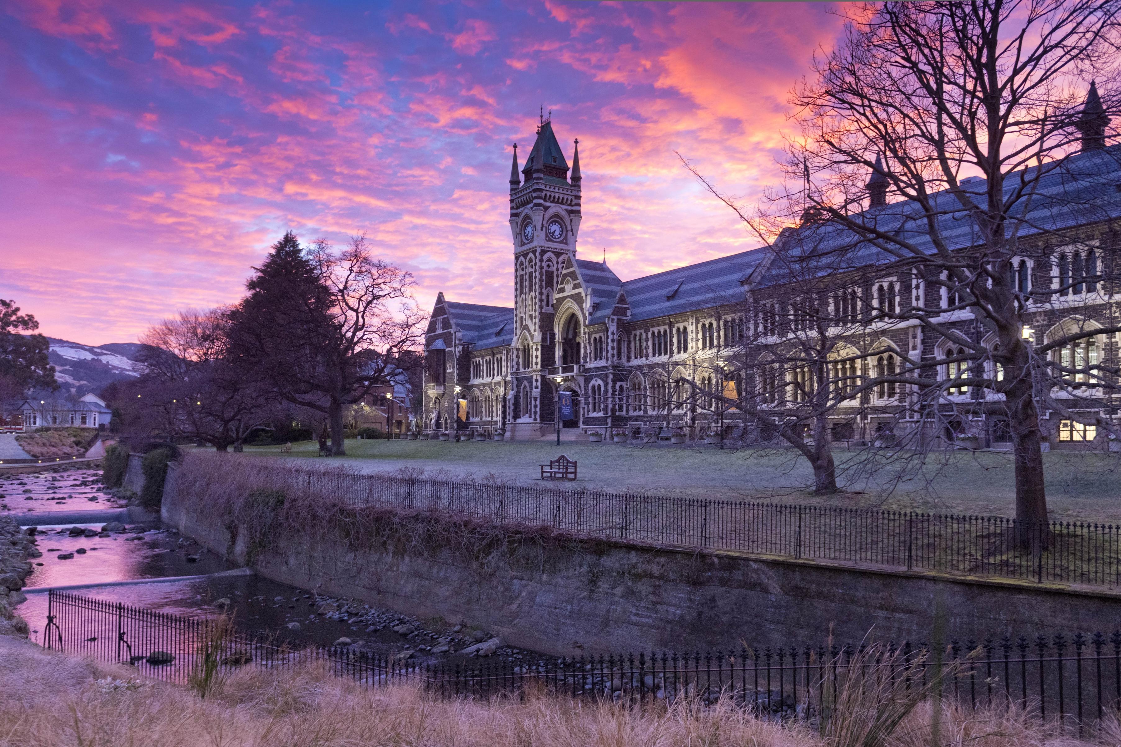 Student takes law faculty to the Ombudsman