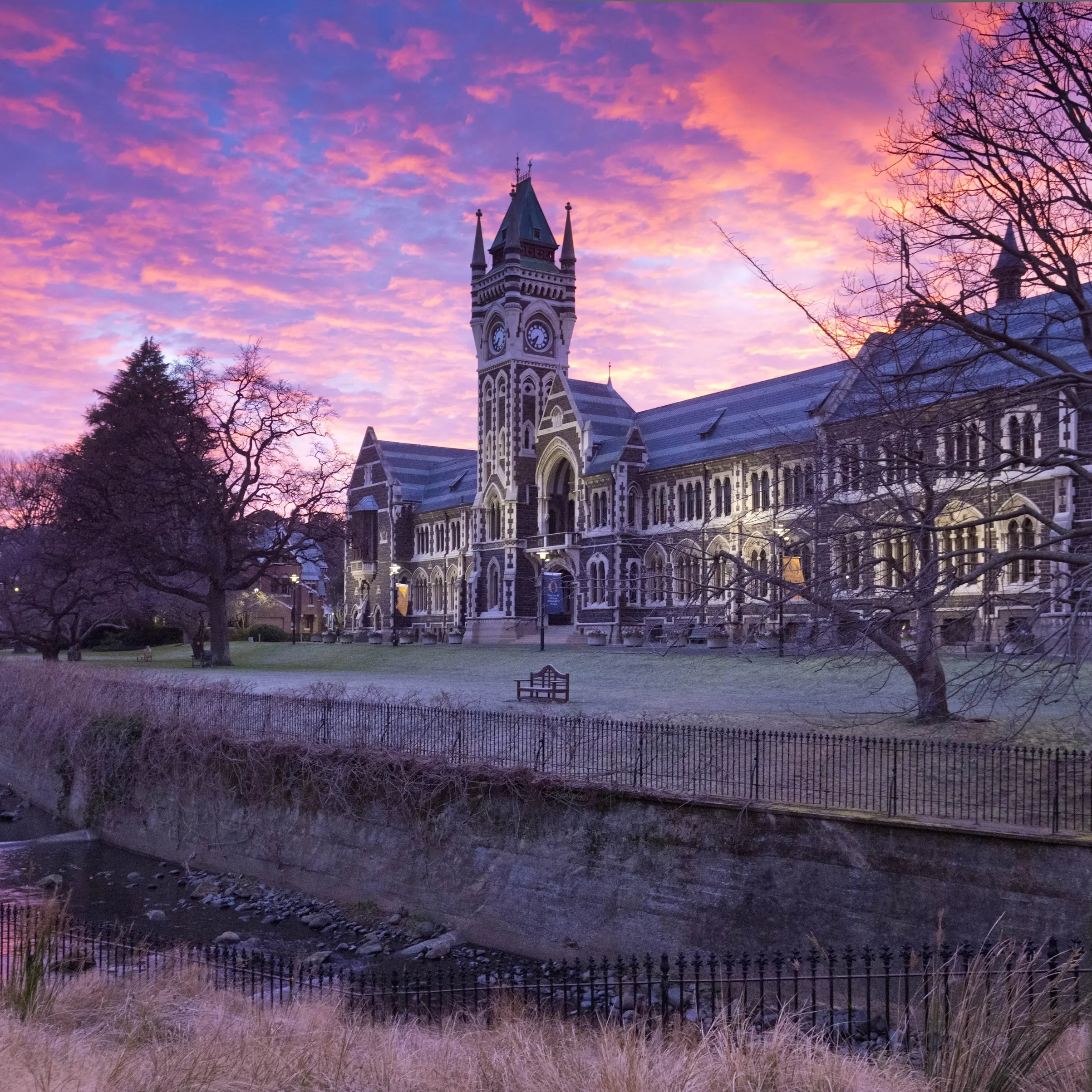 Student takes law faculty to the Ombudsman