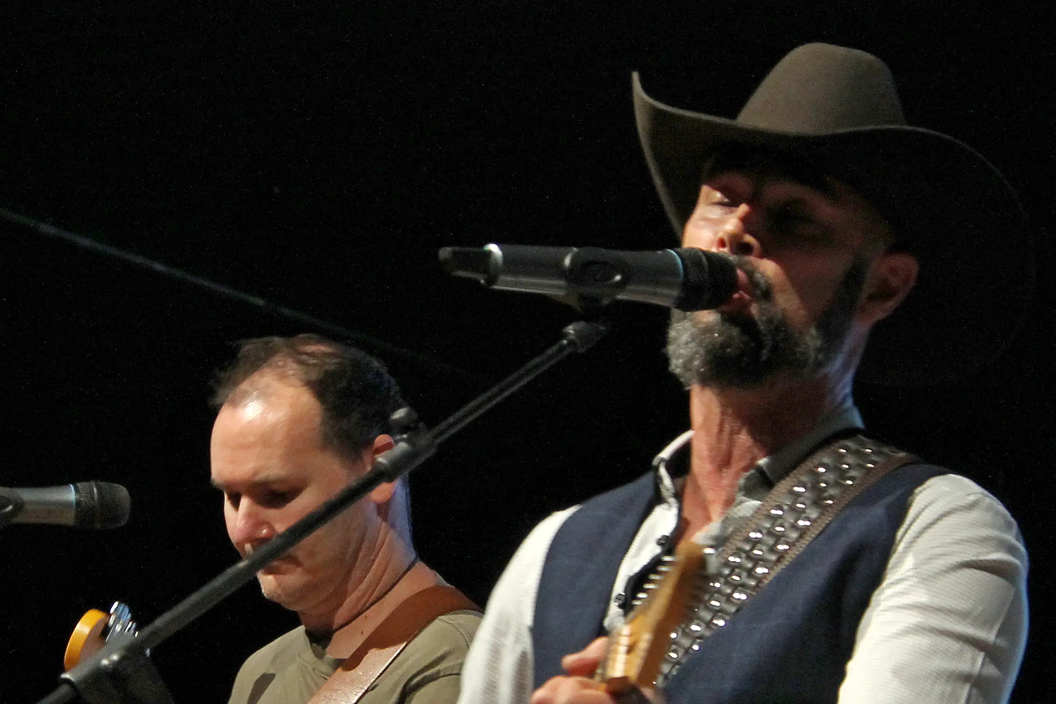Bazza Brown (right) was joined by friends including Christchurch guitarist Rob Payne (left). Photo: Nick Brook