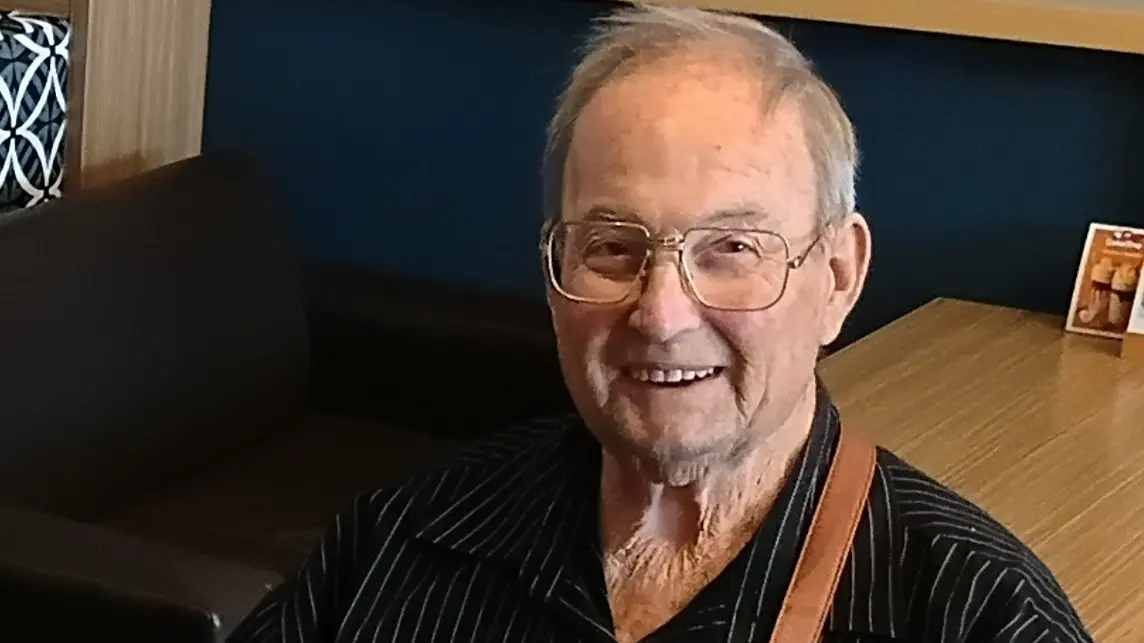 Bowls and ice hockey stalwart remembered