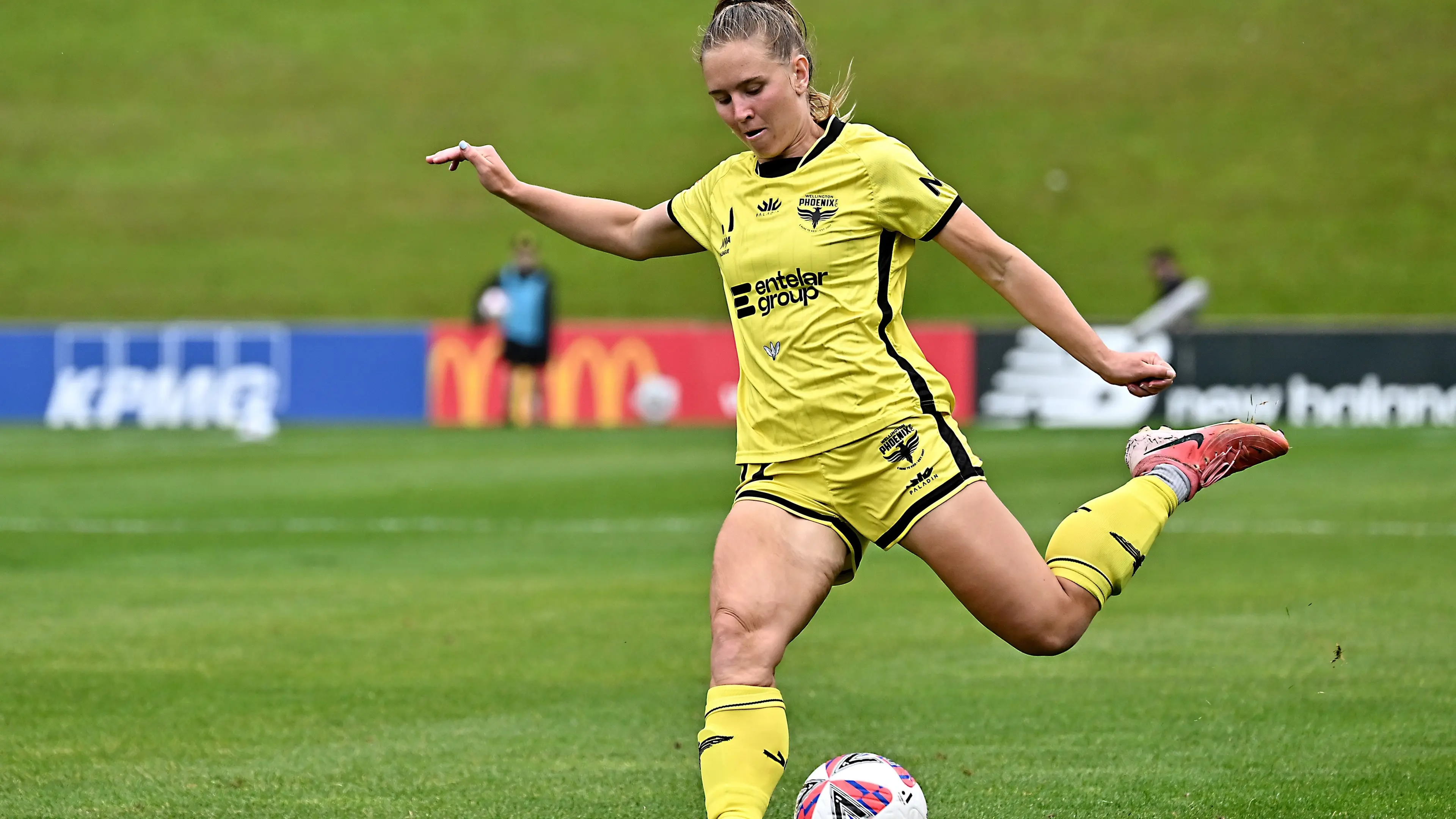 Wall leaves Wellington Phoenix after two seasons
