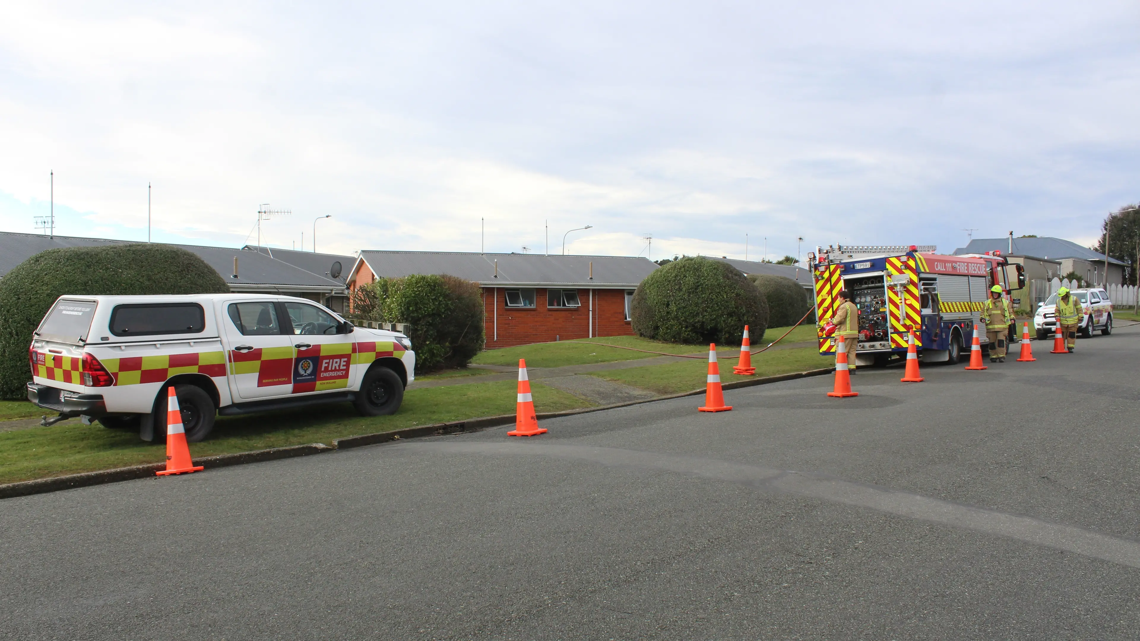 Crews race to Invercargill flat fire