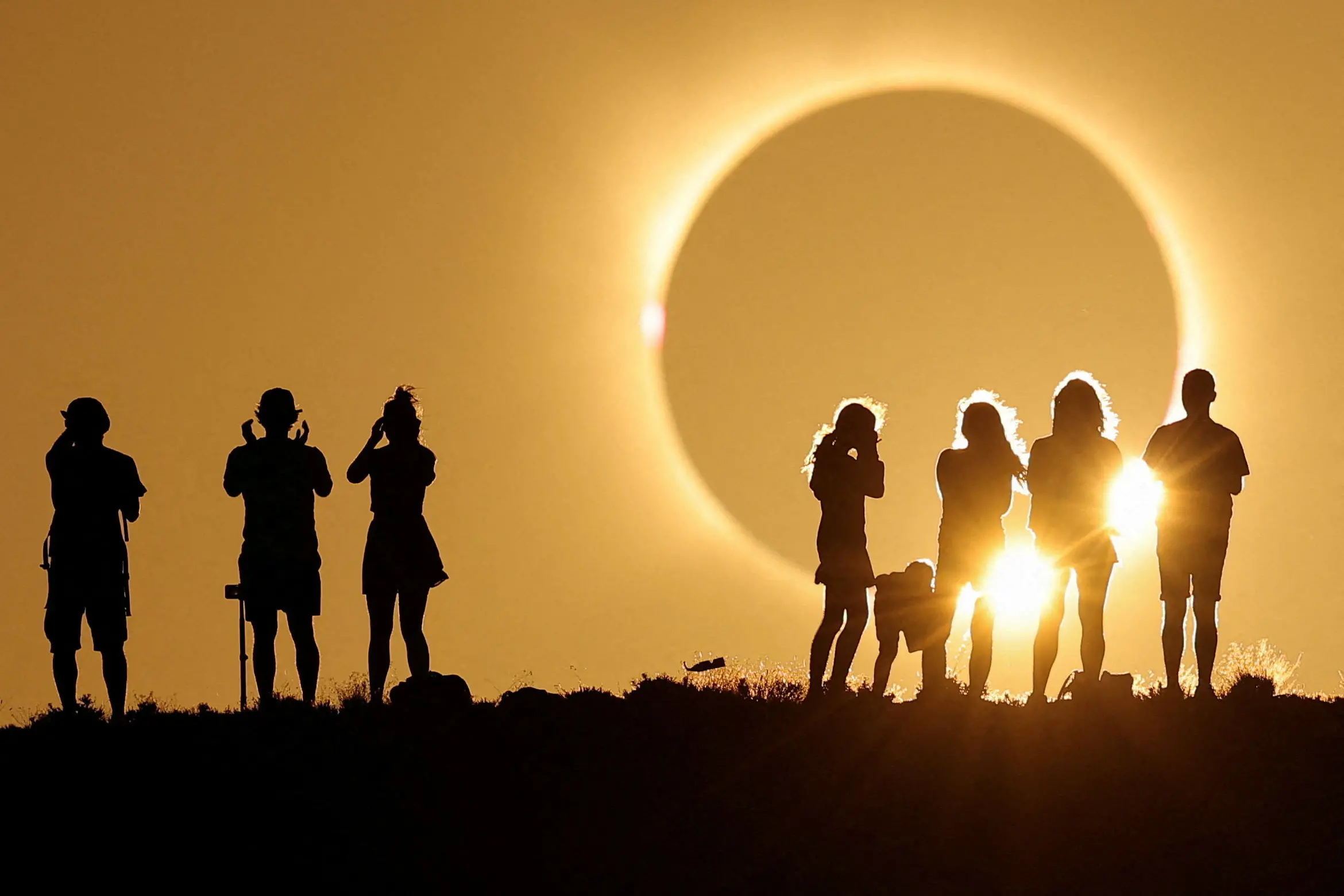 The moon covers the sun during a total solar eclipse as seen from the Javalambre Astrophysical Observatory in Arcos de las Salinas, Spain. Photo: Reuters