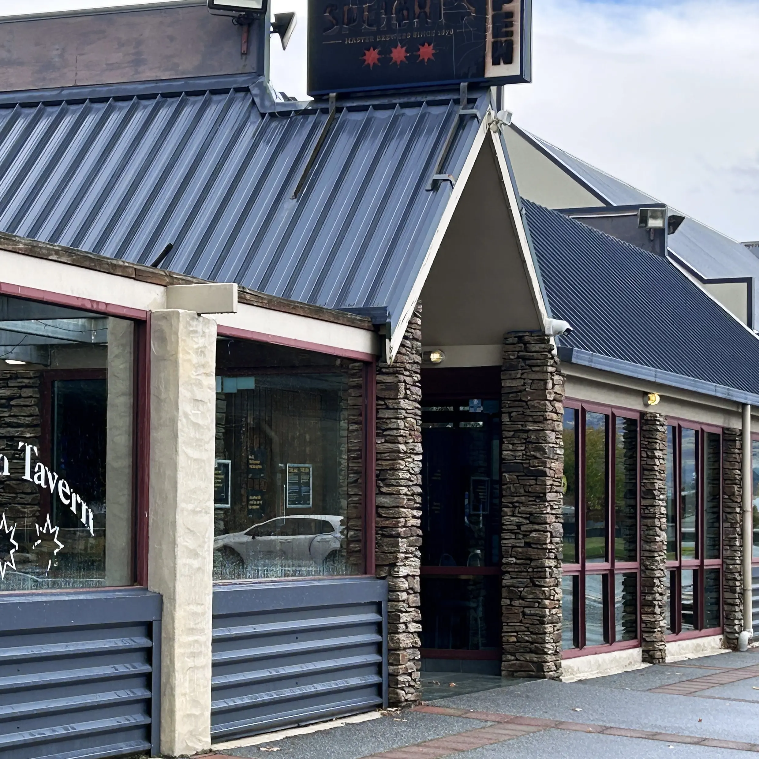 Bar staff forced to pay drunken molester after vigilante street scuffle