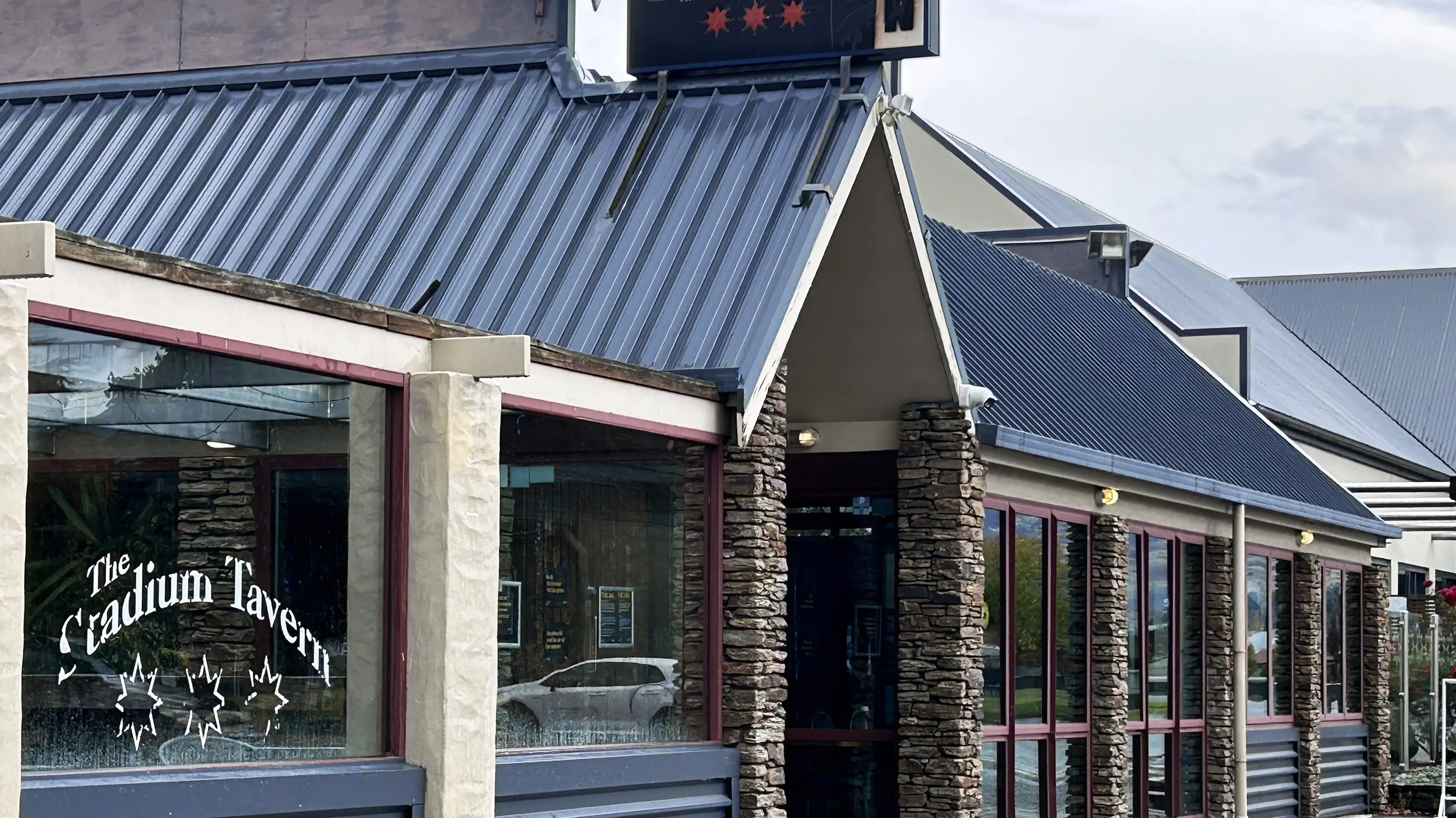 Bar staff forced to pay drunken molester after vigilante street scuffle