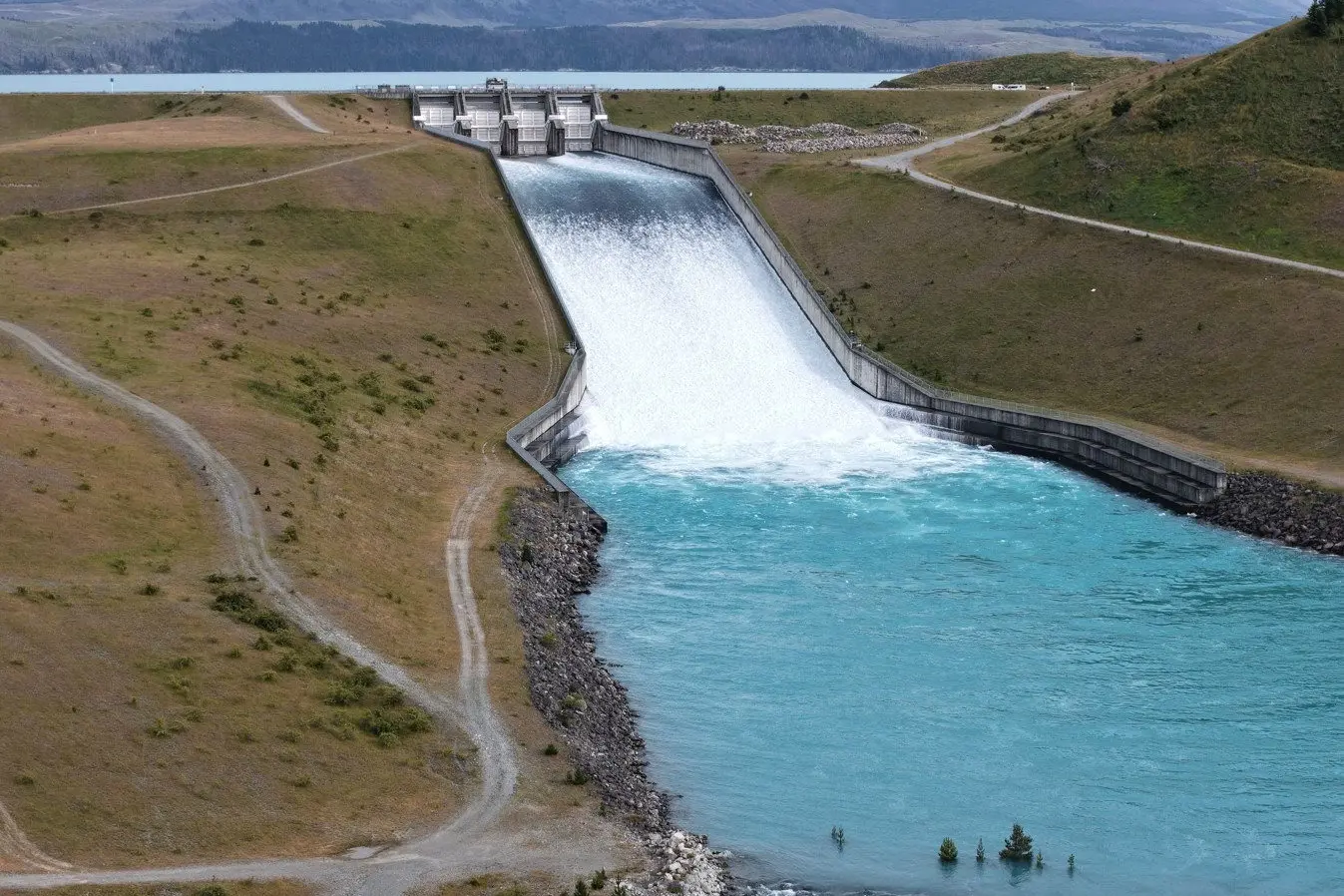 Lakes in good shape as demand soars with record power usage set