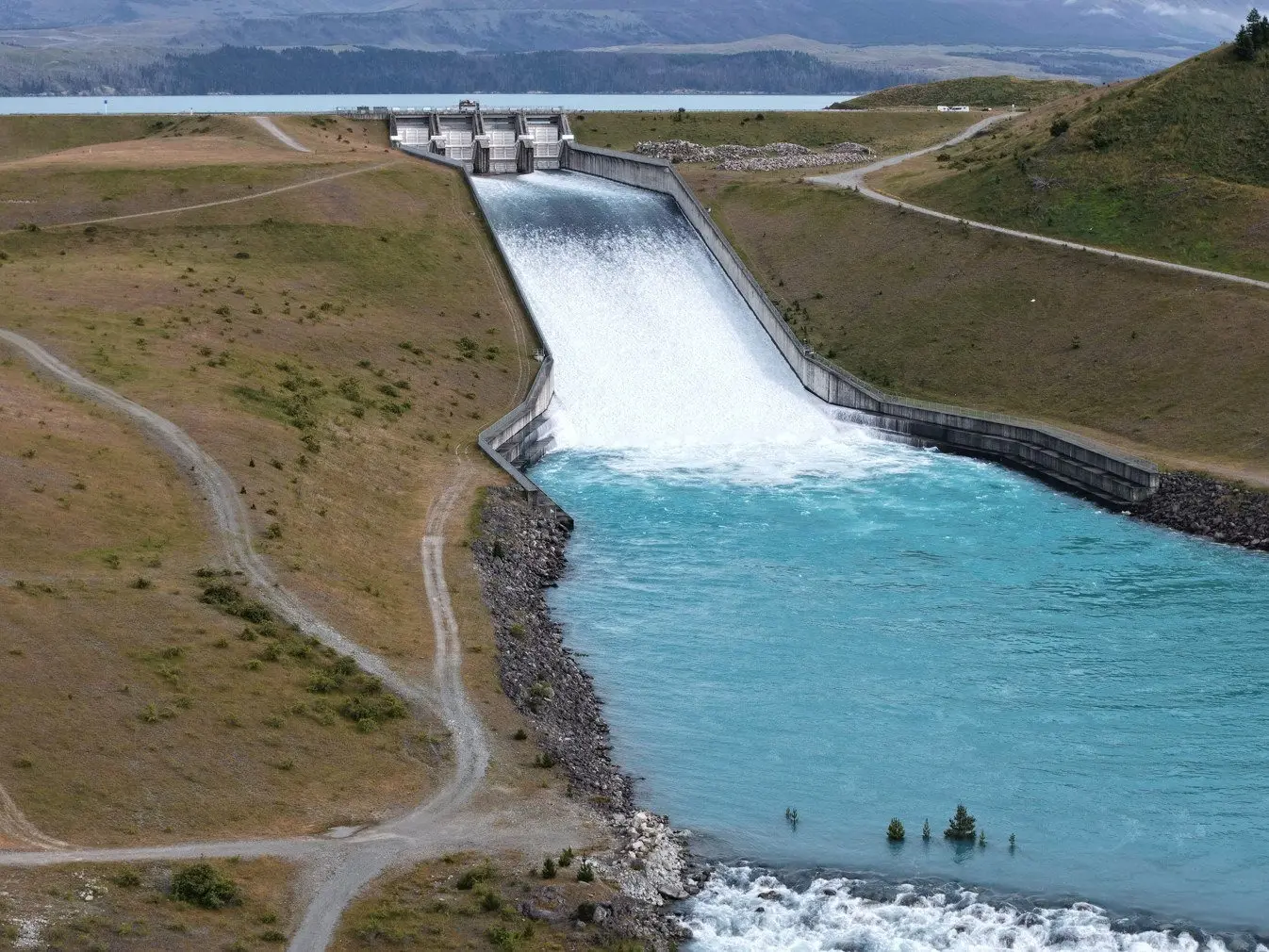 Lakes in good shape as demand soars with record power usage set