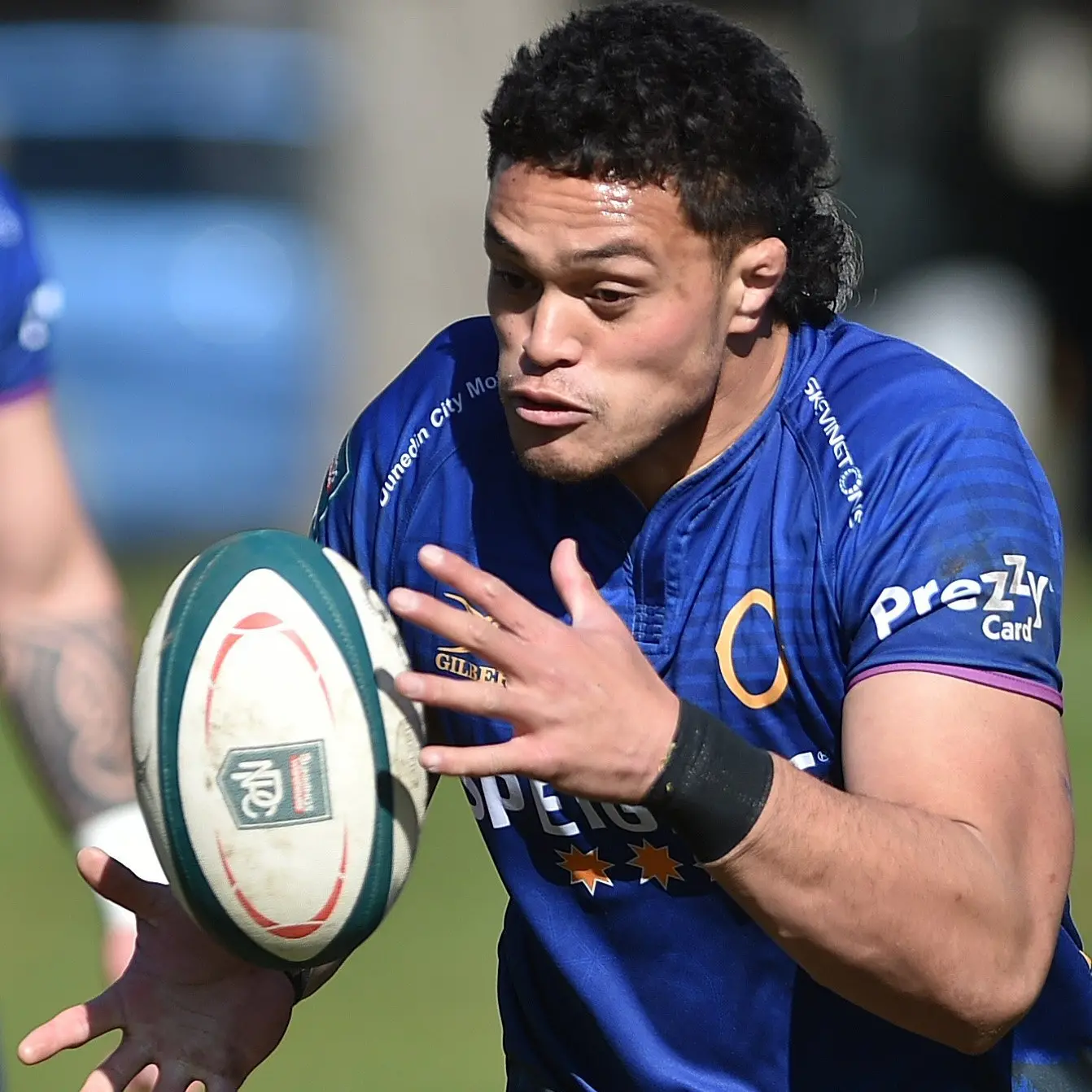 Otago score three tries in the last 10 minutes to edge Manawatū