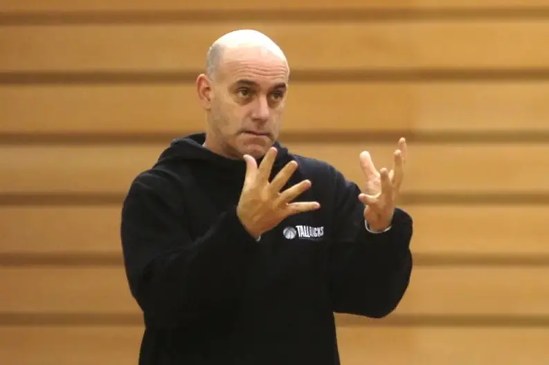 Former Tall Blacks coach Tab Baldwin coaches at the Edgar Centre in Dunedin in 2006. Photo: Peter McIntosh