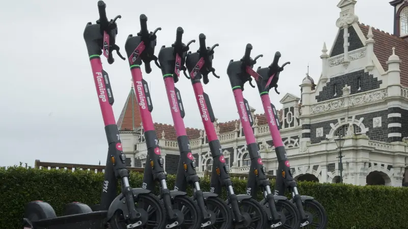 Law changes to prevent ‘risky’ e-scooter indicating