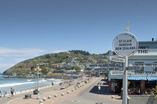 Israel flag snatched from Dunedin woman in Esplanade assault, police say