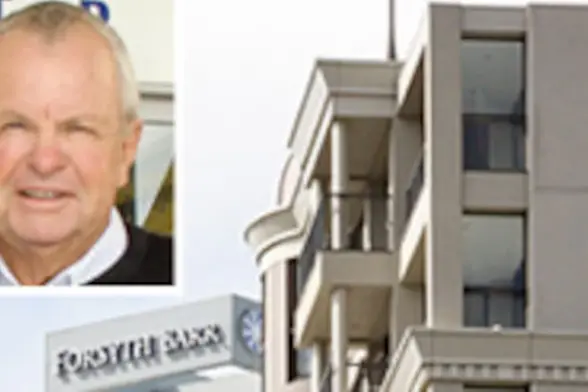 <p>John Butterfield (inset) once hired a crane to retrieve his belongings from his Christchurch penthouse apartment, pictured. Photos: NZME</p>\\n