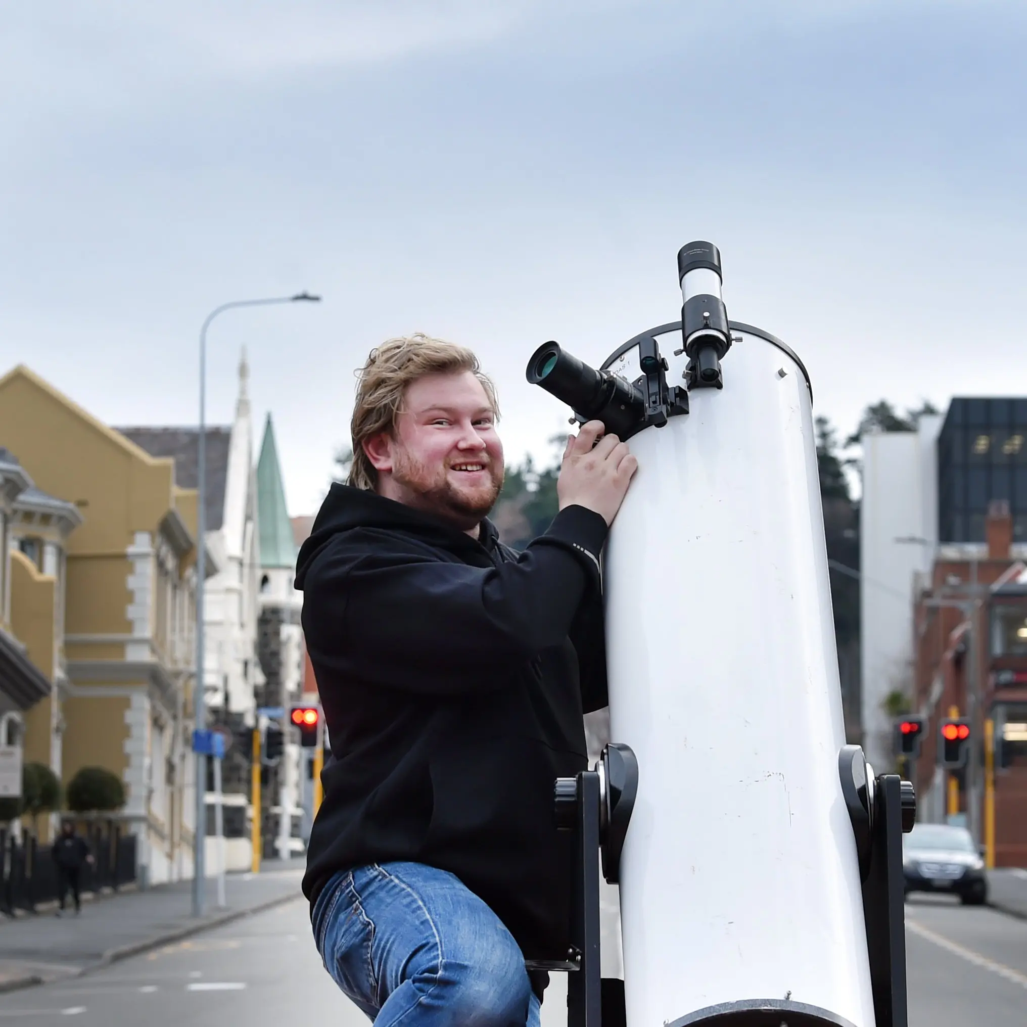 Venus lures eyes to the sky in Dunedin CBD