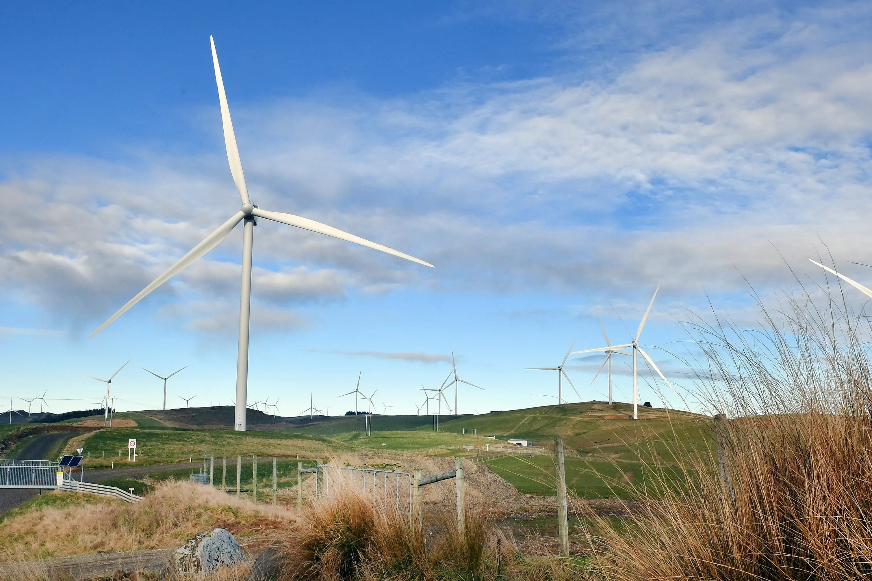 <p>Kaiwera Downs wind farm near Gore. Photo: Stephen Jaquiery&nbsp;</p>\\n