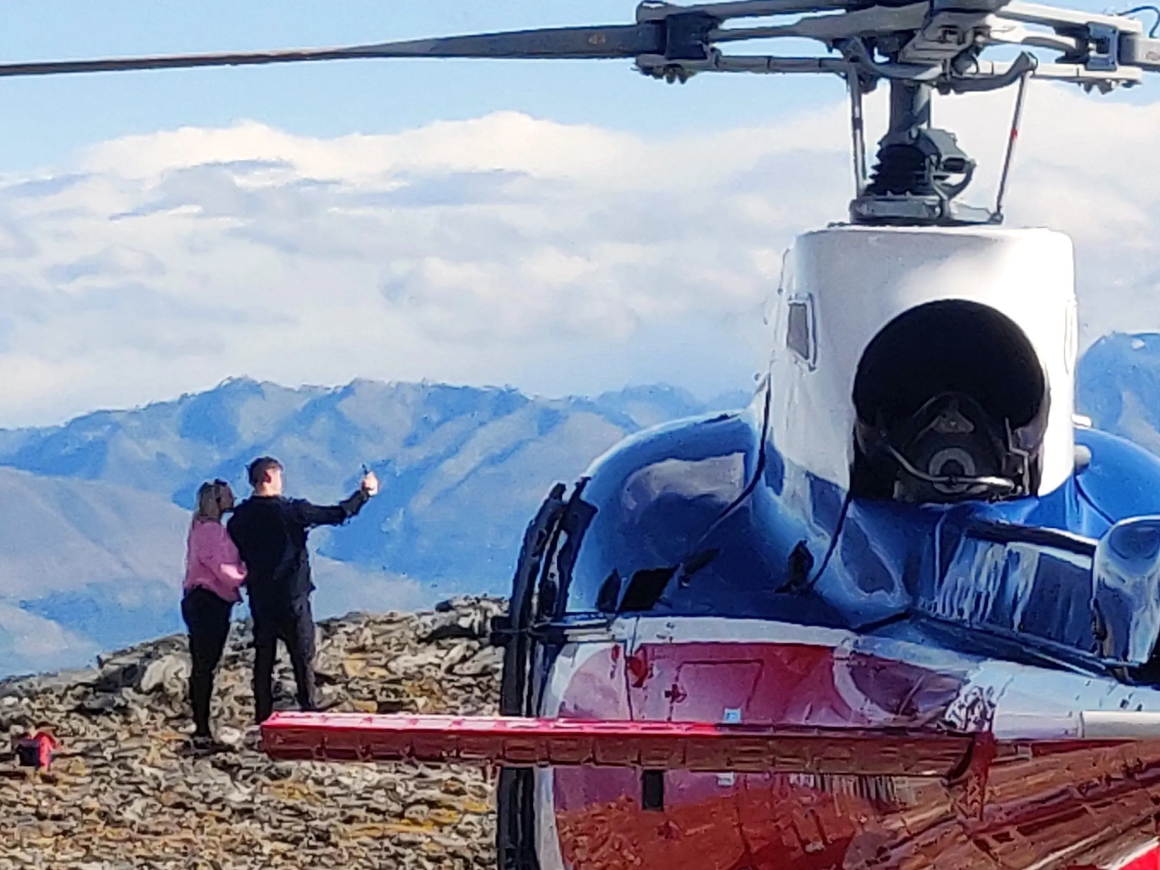 Go-ahead for alcohol on bespoke scenic flights