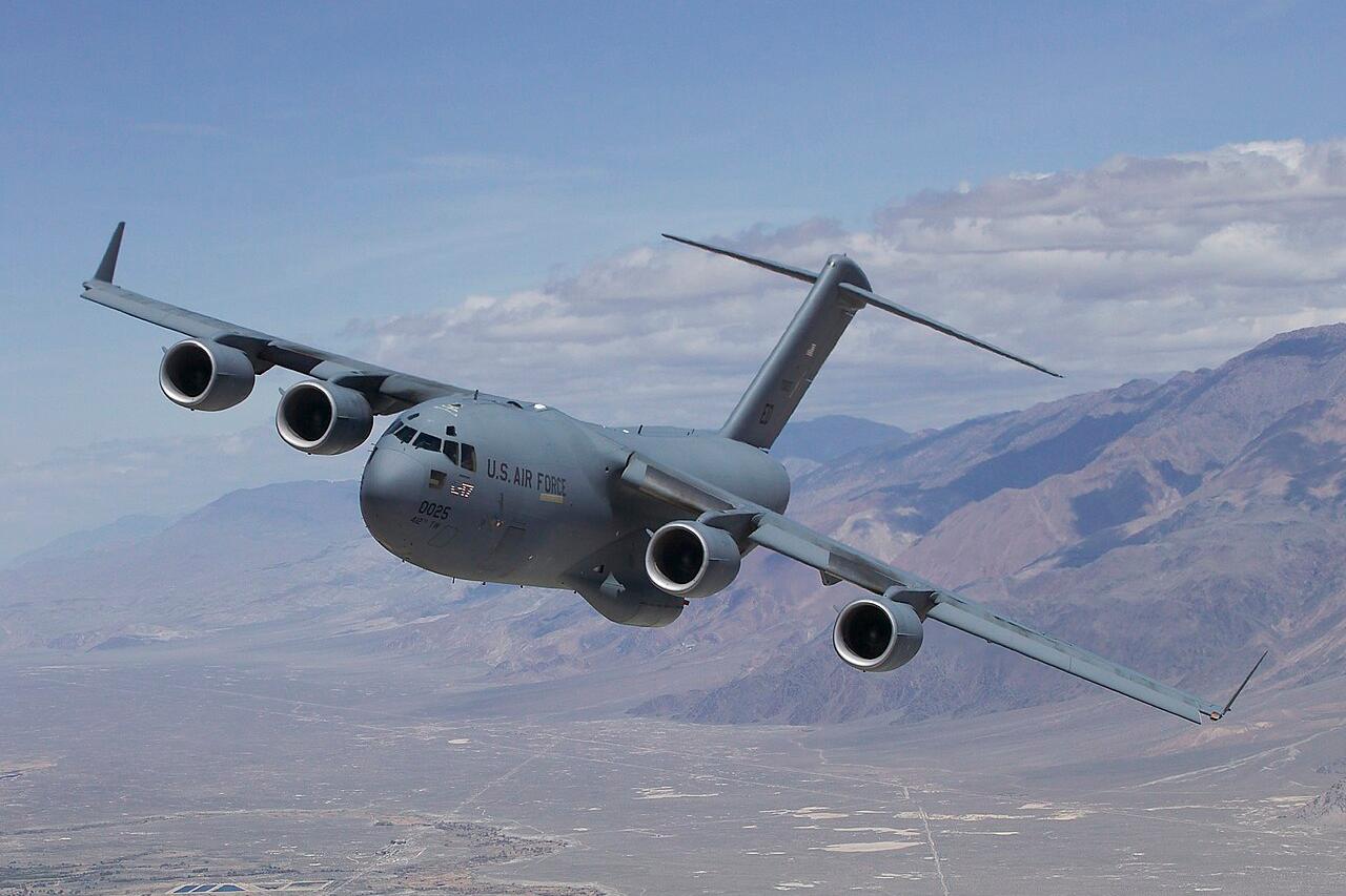 Photo: ODT US Air Force Flight to Antarctica Turns Back Over Russian Missile Warning