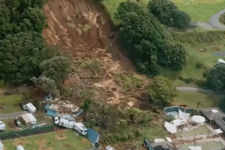 The huge slip at Mauao, Mount Maunganui seen from the air. Photo: Screengrab / Amy Till