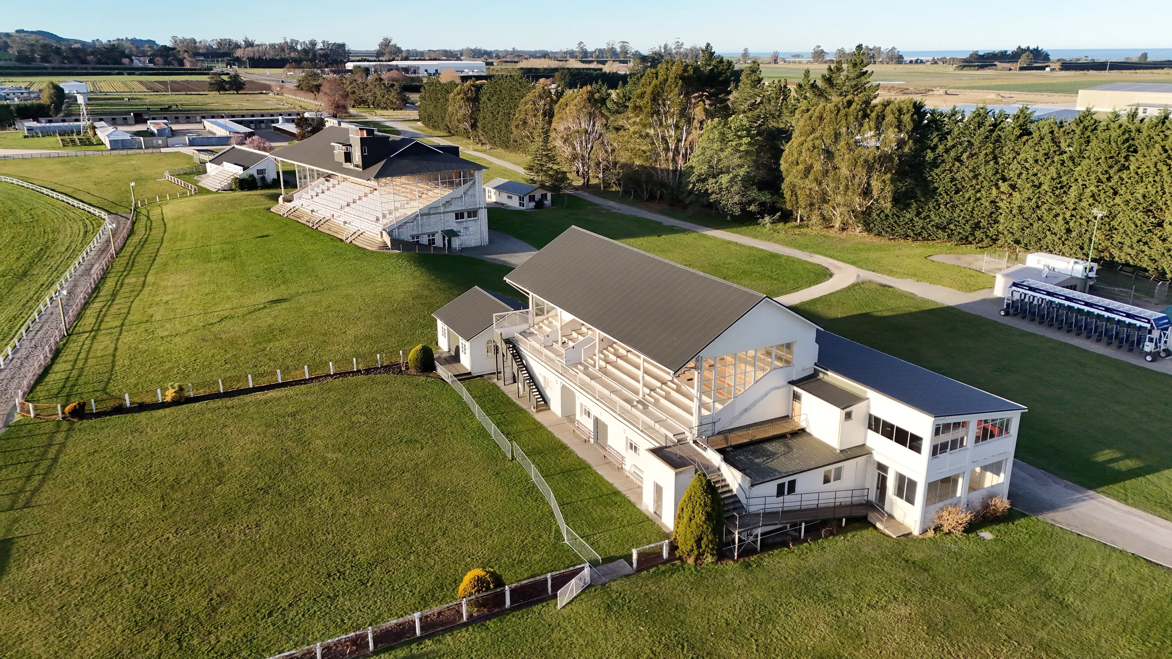 Oamaru Jockey Club keen to explore future with Otago big brother